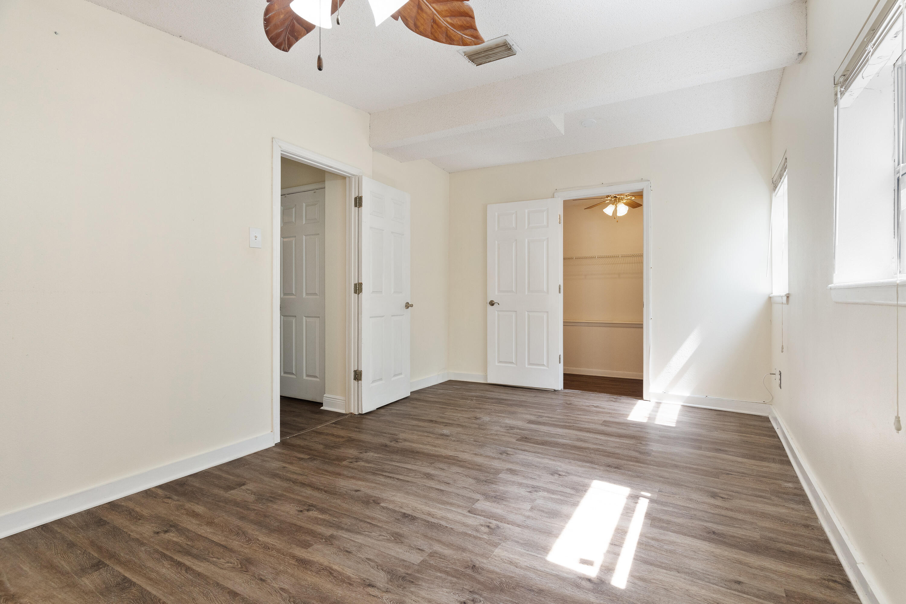 ELLIOTTS POINT 7TH ADDN - Residential