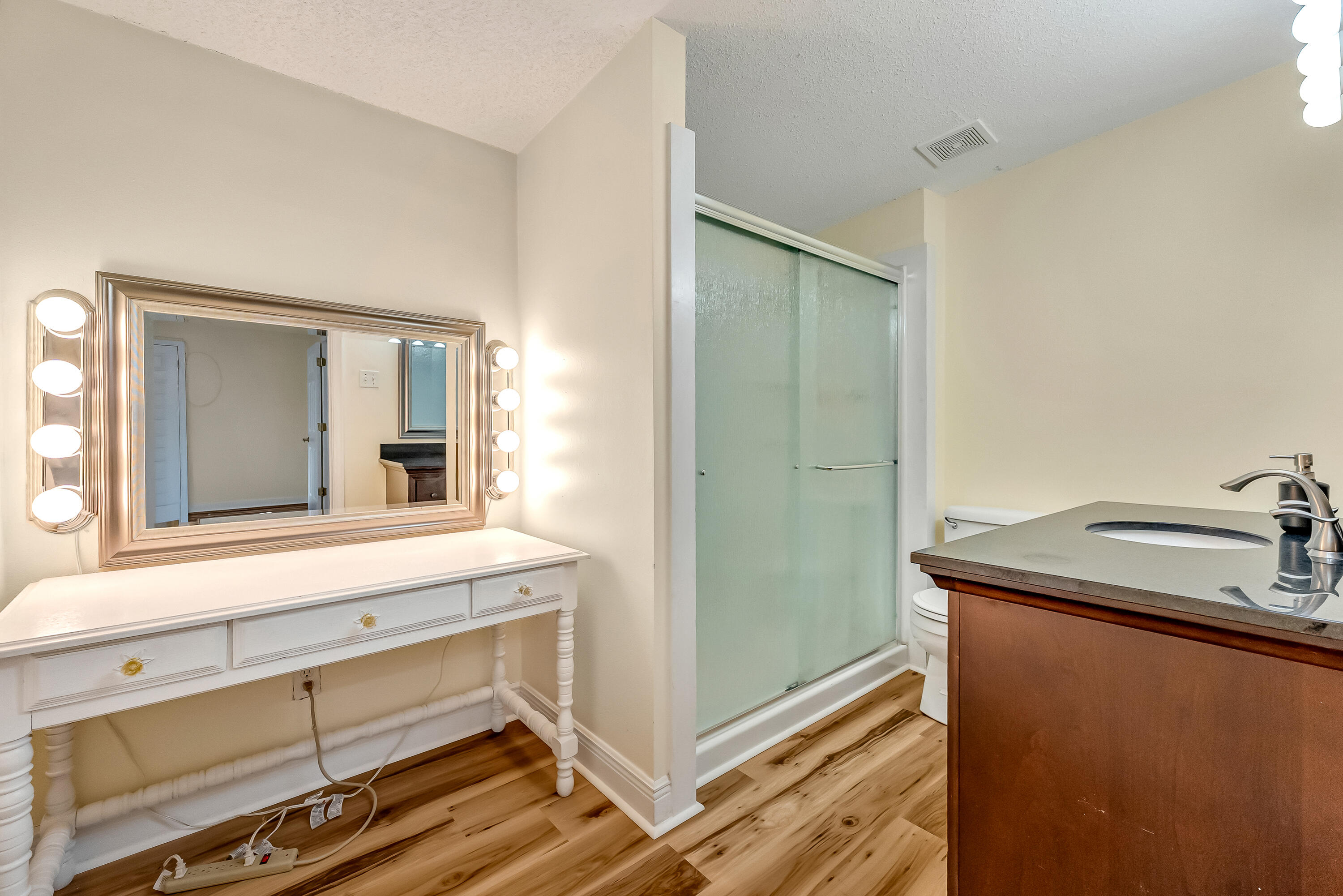 ELLIOTTS POINT 7TH ADDN - Residential
