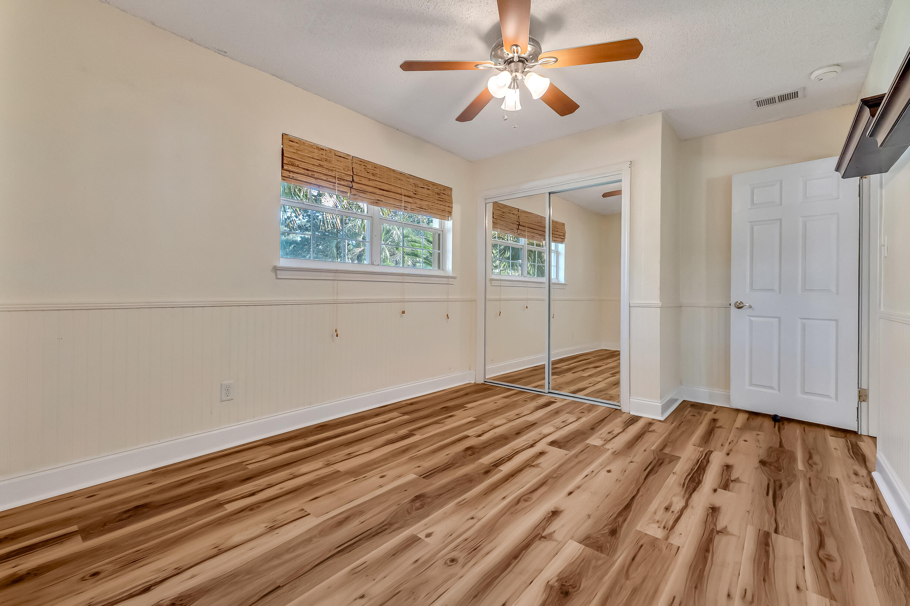 ELLIOTTS POINT 7TH ADDN - Residential