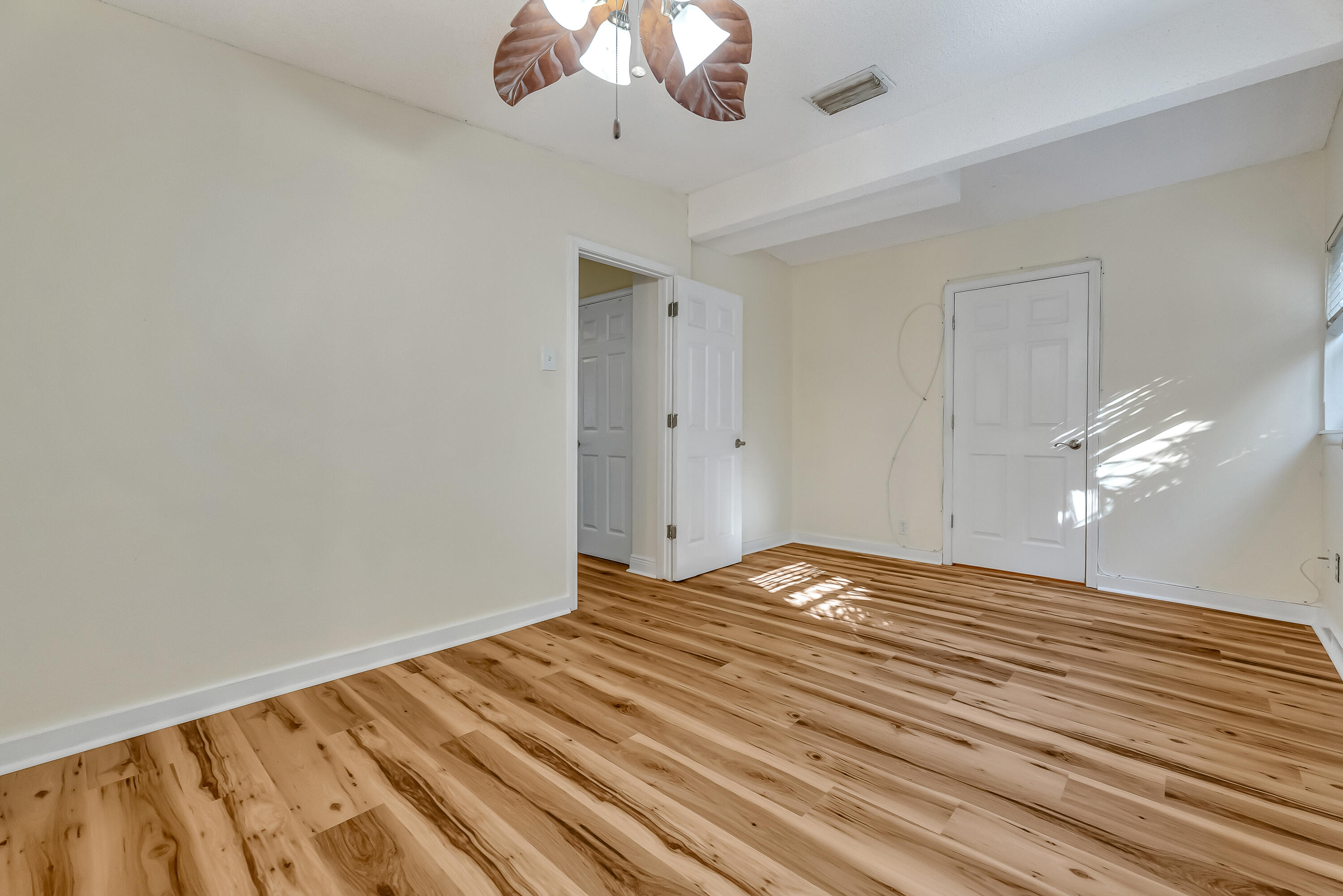 ELLIOTTS POINT 7TH ADDN - Residential