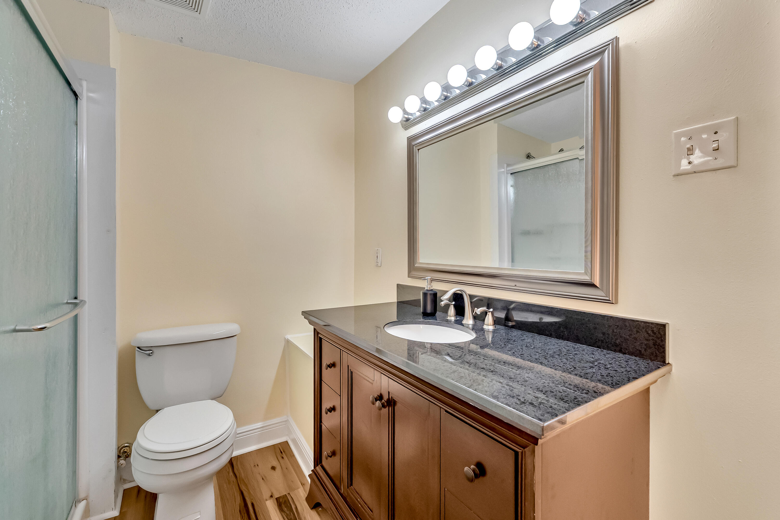 ELLIOTTS POINT 7TH ADDN - Residential