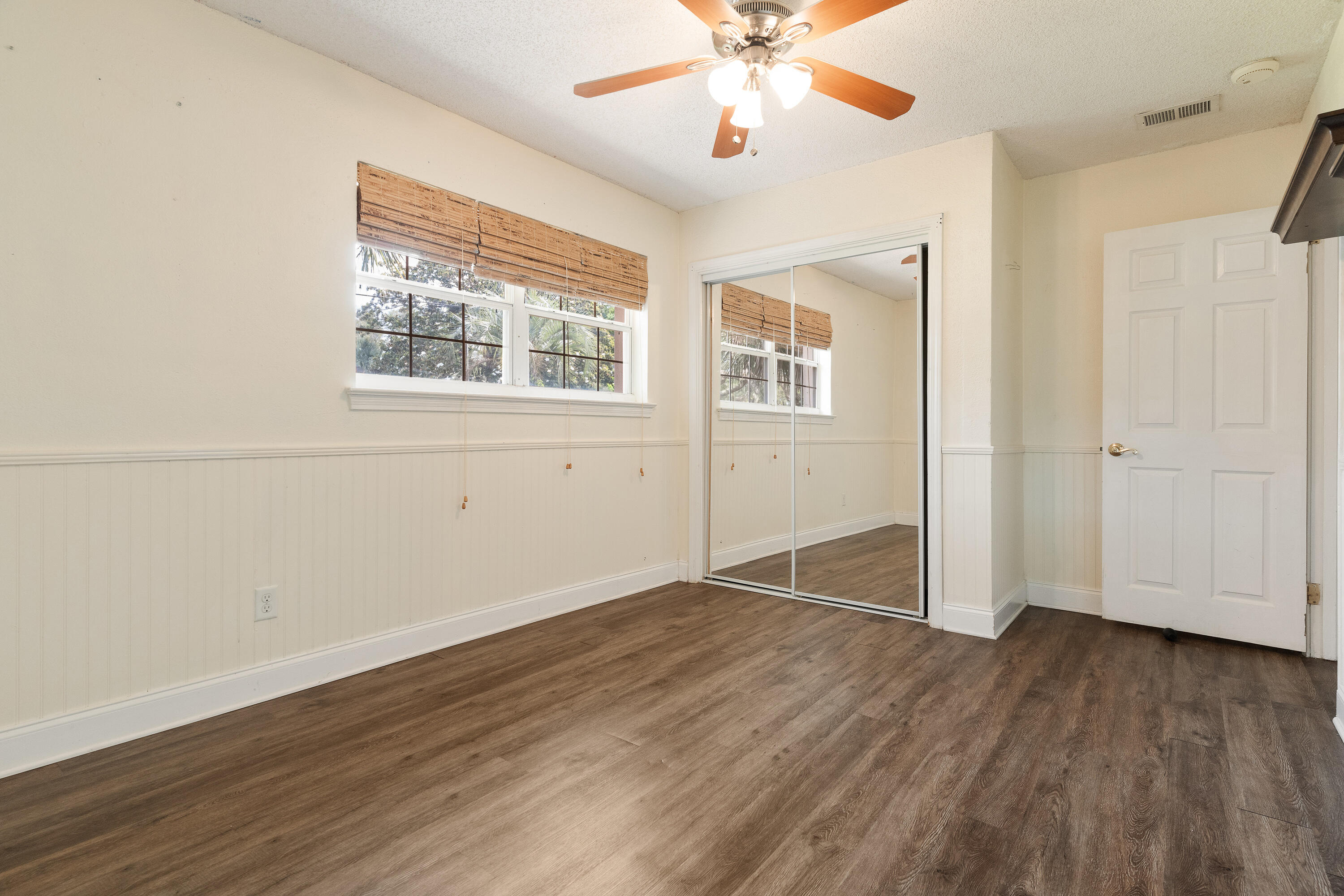 ELLIOTTS POINT 7TH ADDN - Residential