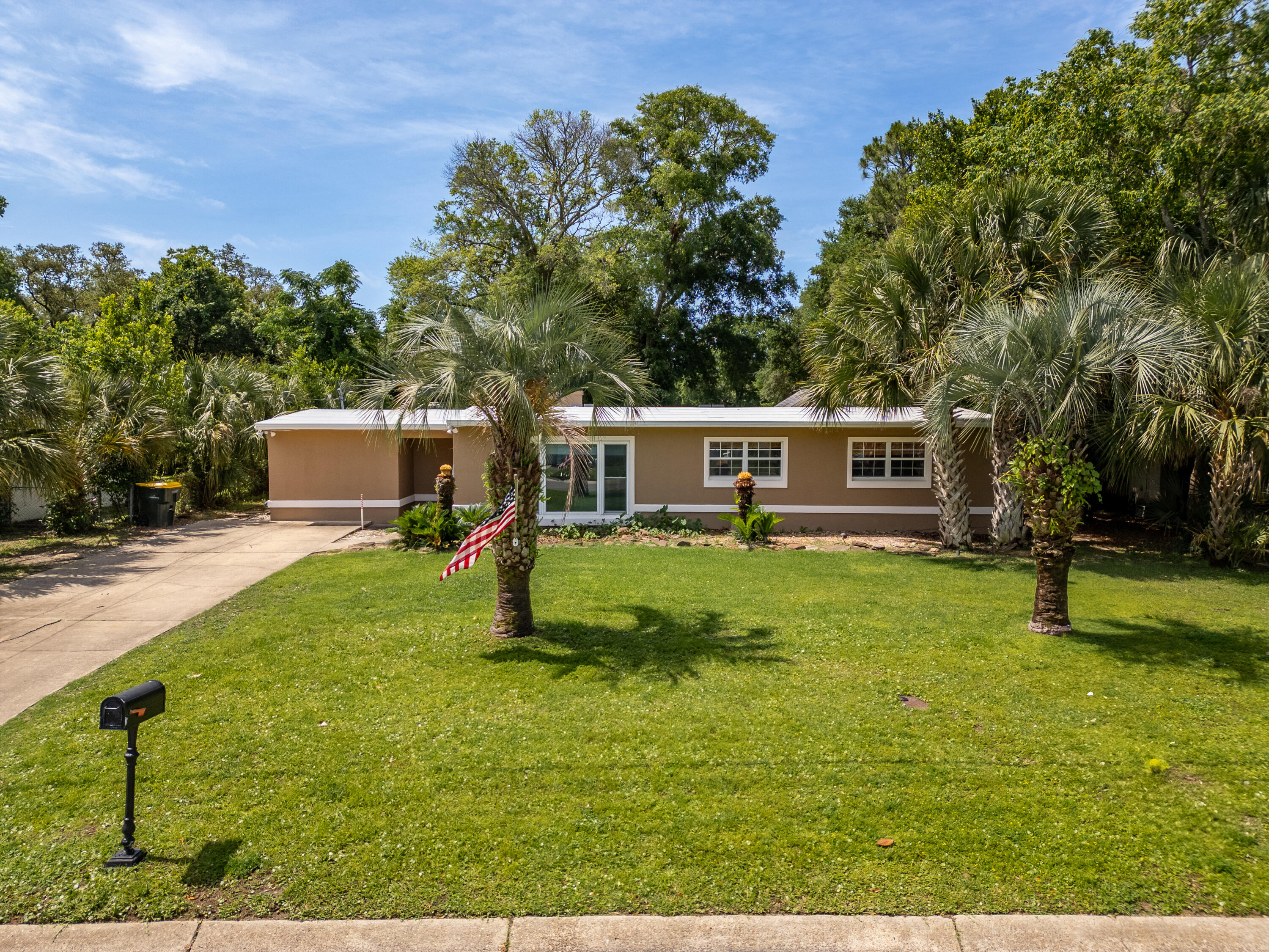 ELLIOTTS POINT 7TH ADDN - Residential