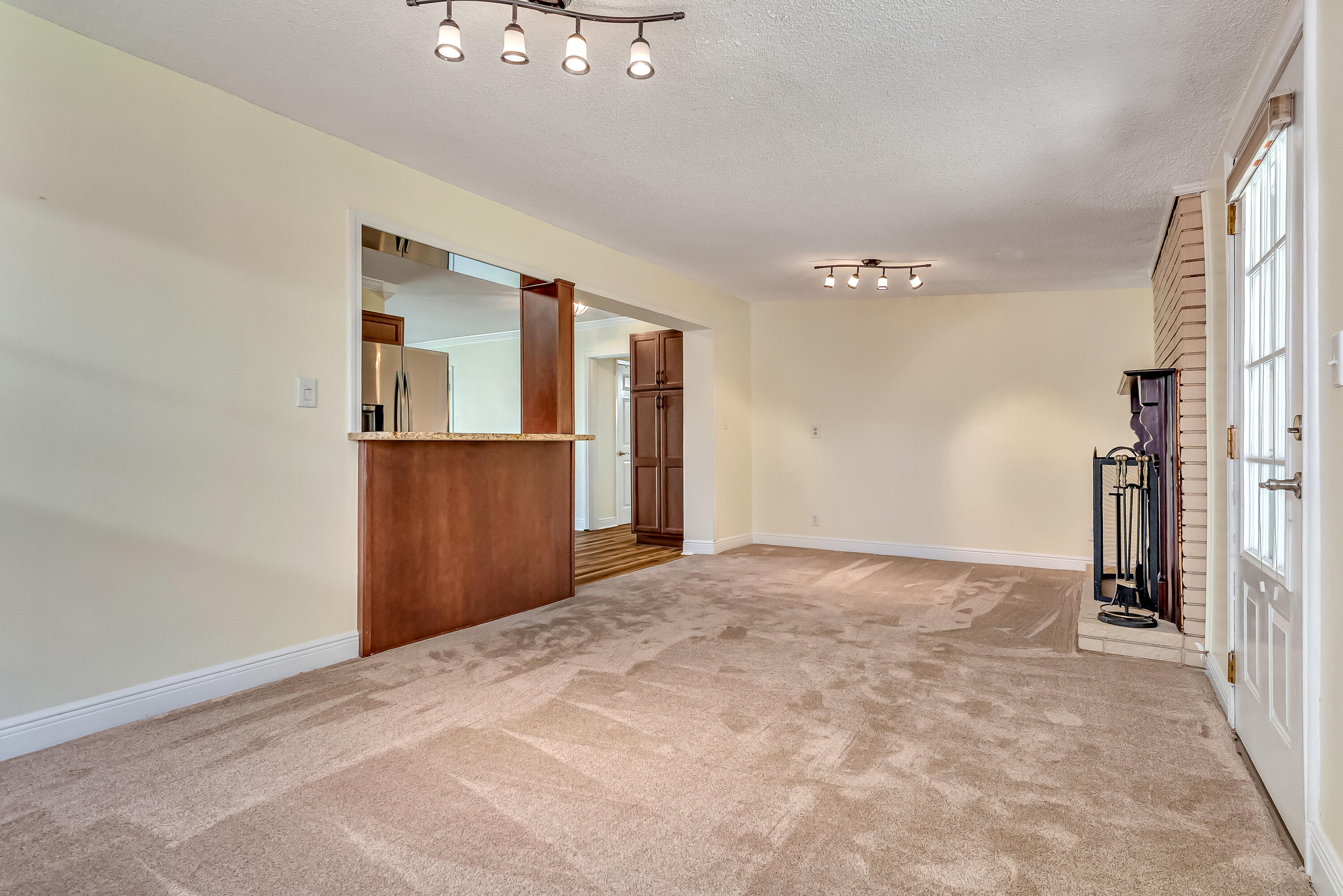 ELLIOTTS POINT 7TH ADDN - Residential