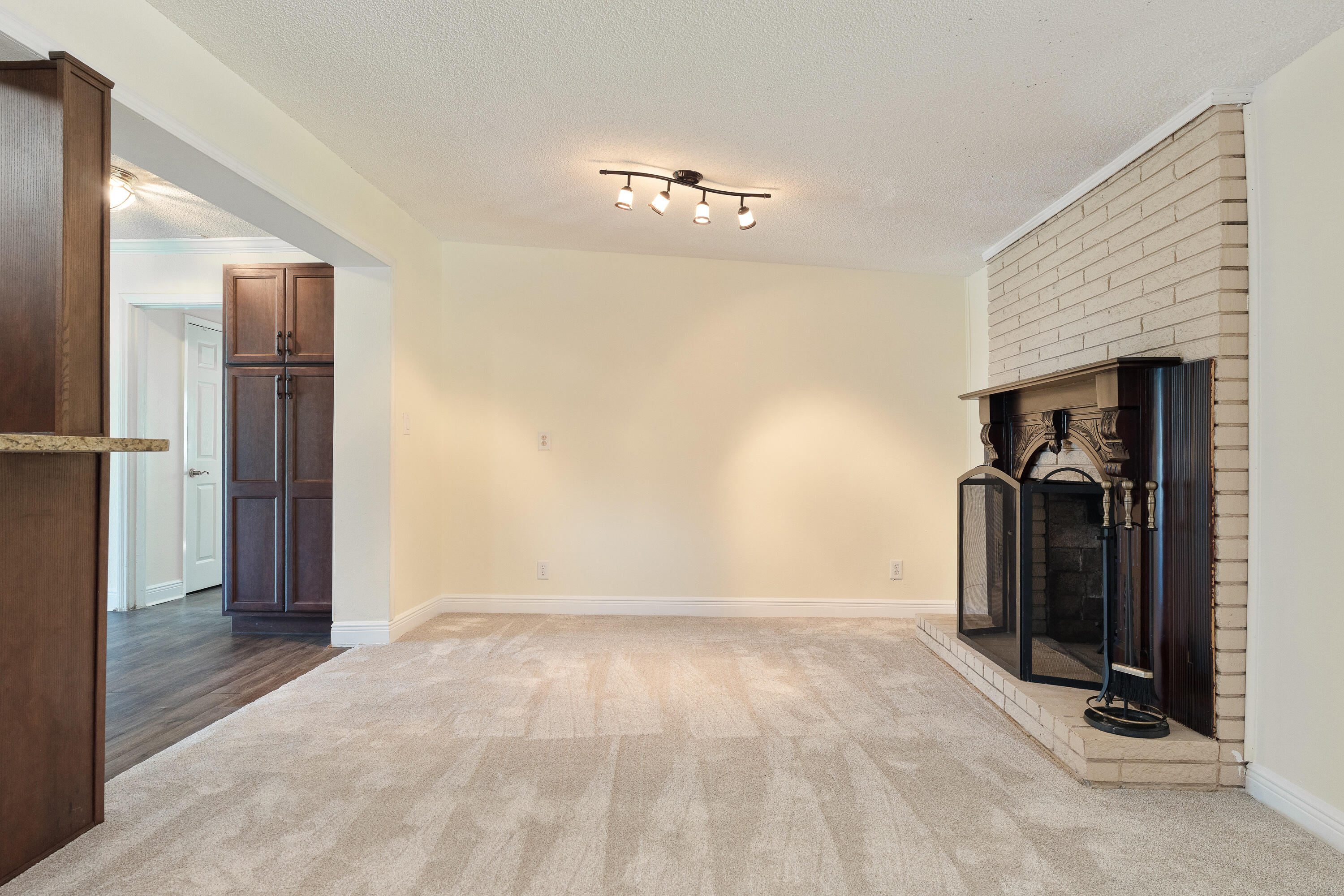 ELLIOTTS POINT 7TH ADDN - Residential