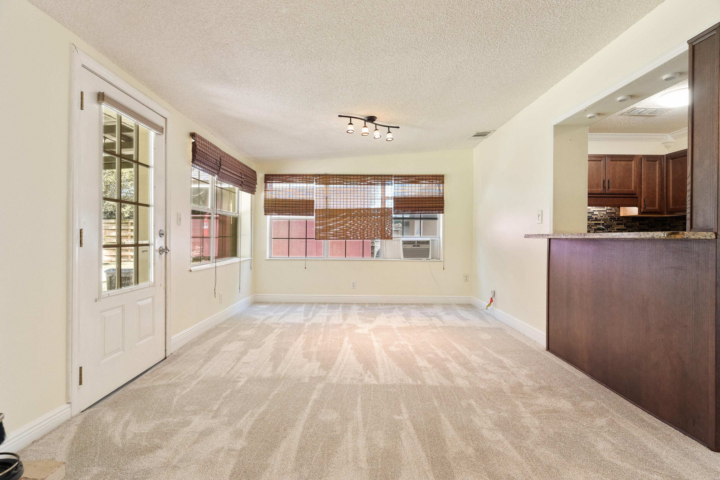 ELLIOTTS POINT 7TH ADDN - Residential