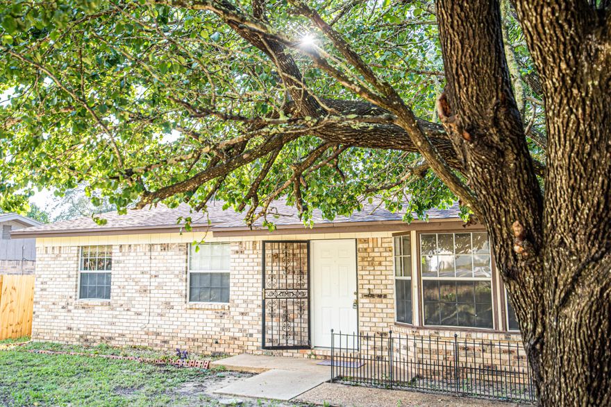 FIRST TIME BUYER/INVESTOR!! CENTRALLY LOCATED! to Eglin and Hurlburt field AFB, schools, restaurants, hospitals, and groceries.The house is all BRICK,  the layout has family room or can be dining room.  Large welcoming area or extra space for the living room.  New buyers can layout out breakfast area and dining area near kitchen. Electric Wiring Copper 2022, HVAC 2014, Roof 2006 (30 years warranty), Water Heater 2016, Termites bond and Survey are available.  MUST see!