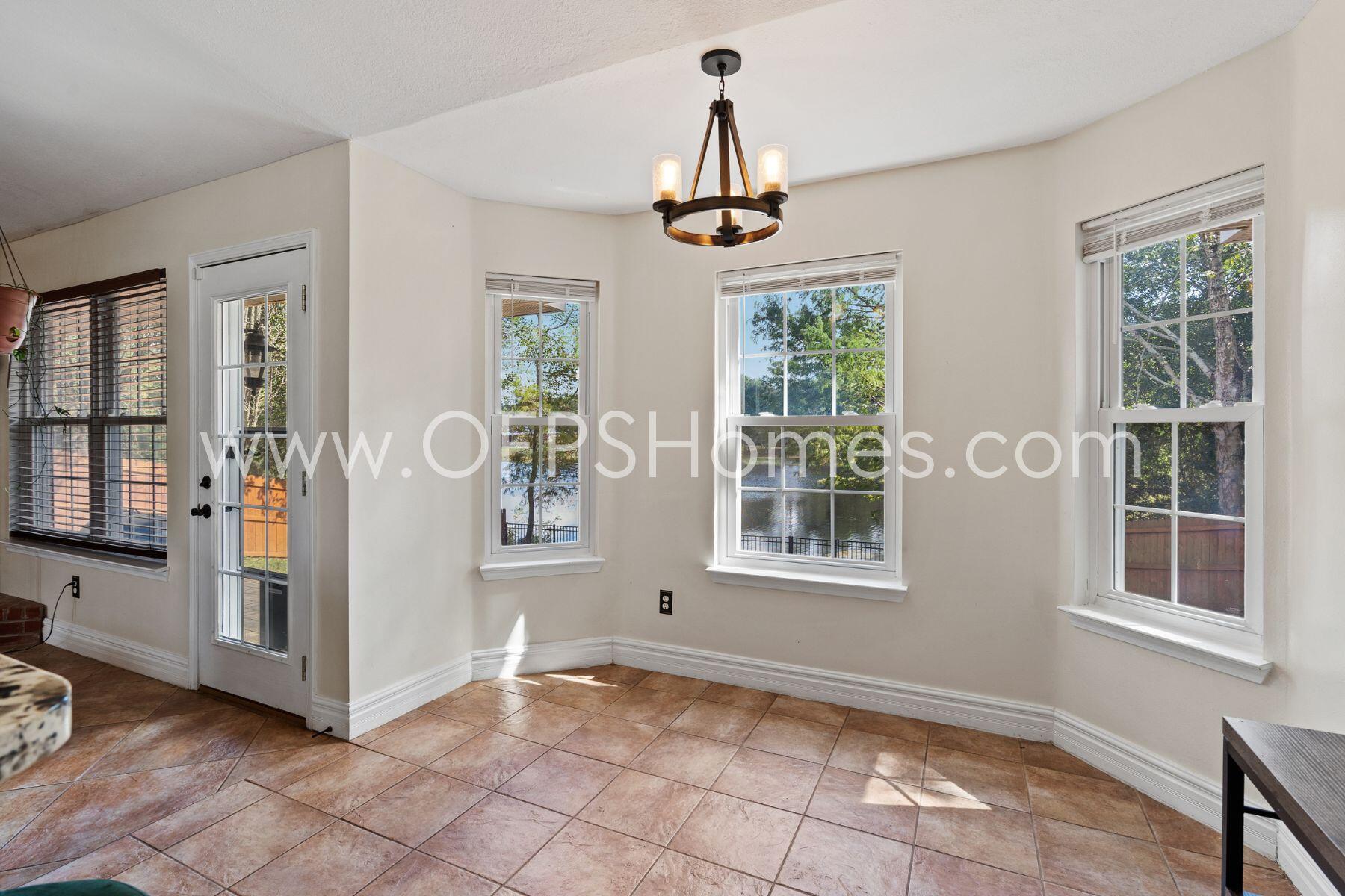 CHEROKEE BEND S/D PH 2 - Residential Lease