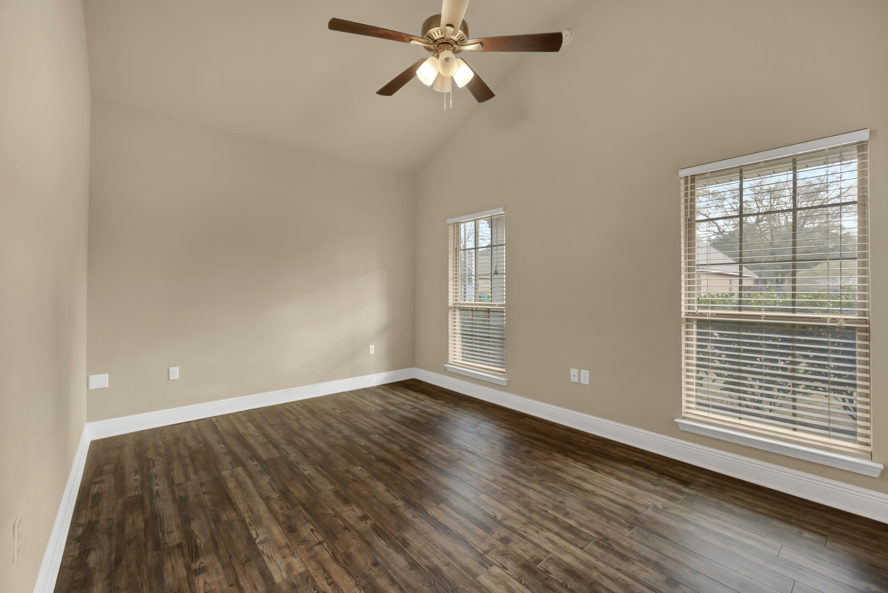 AUTUMN WOODS - Residential