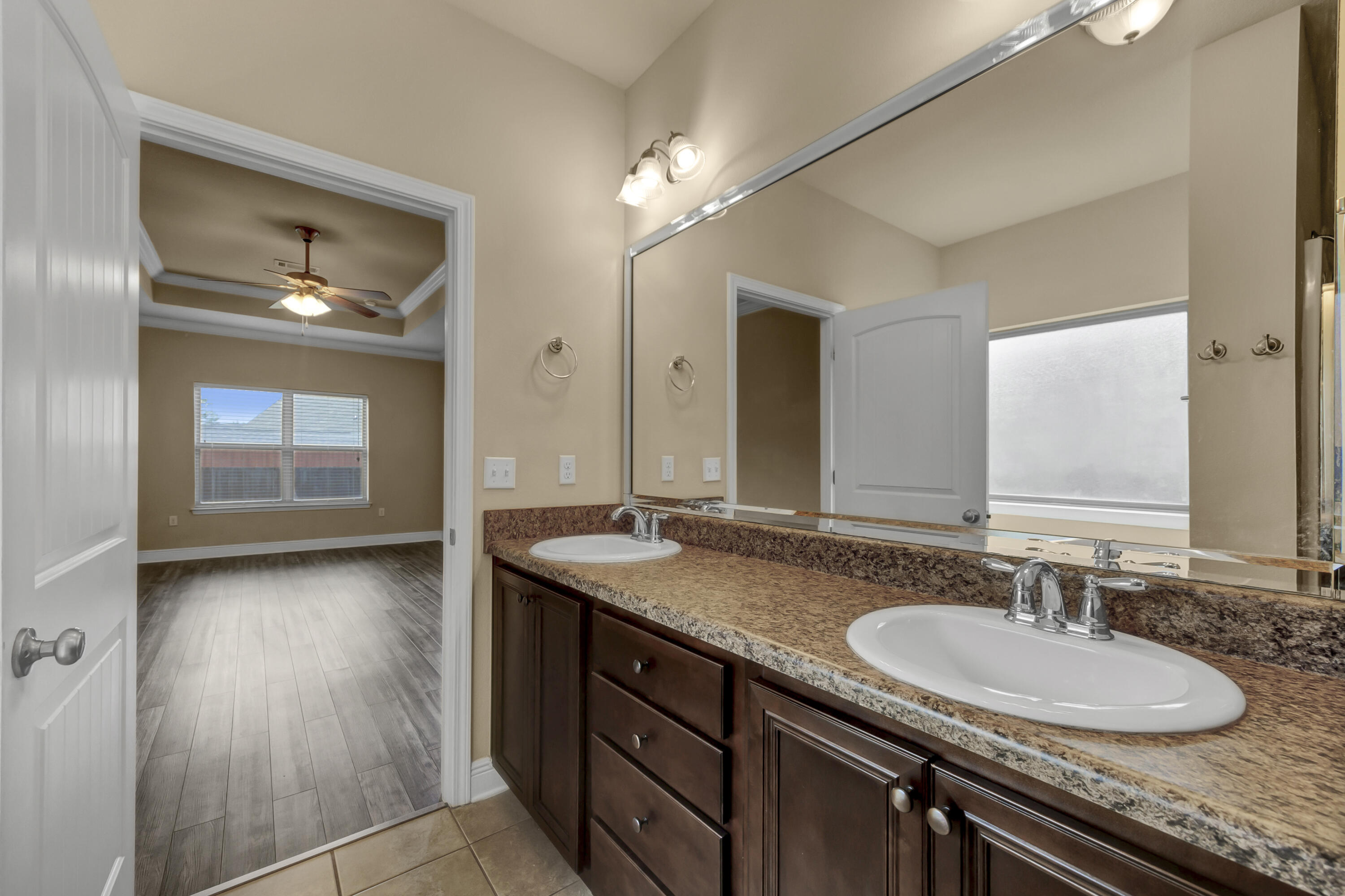 AUTUMN WOODS - Residential