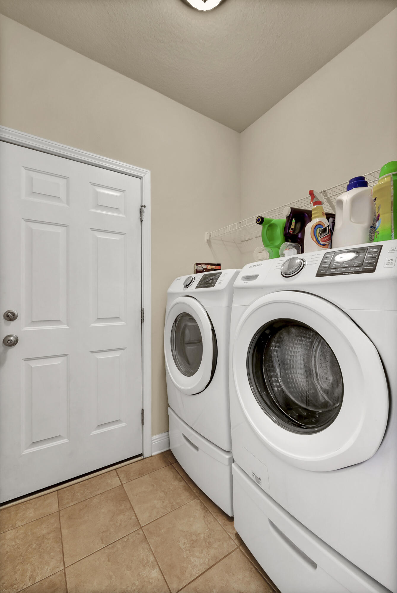 AUTUMN WOODS - Residential