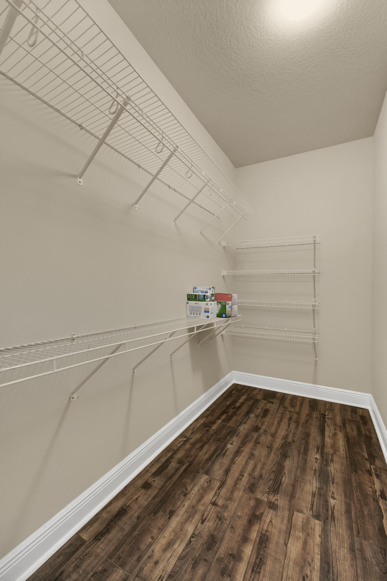 AUTUMN WOODS - Residential