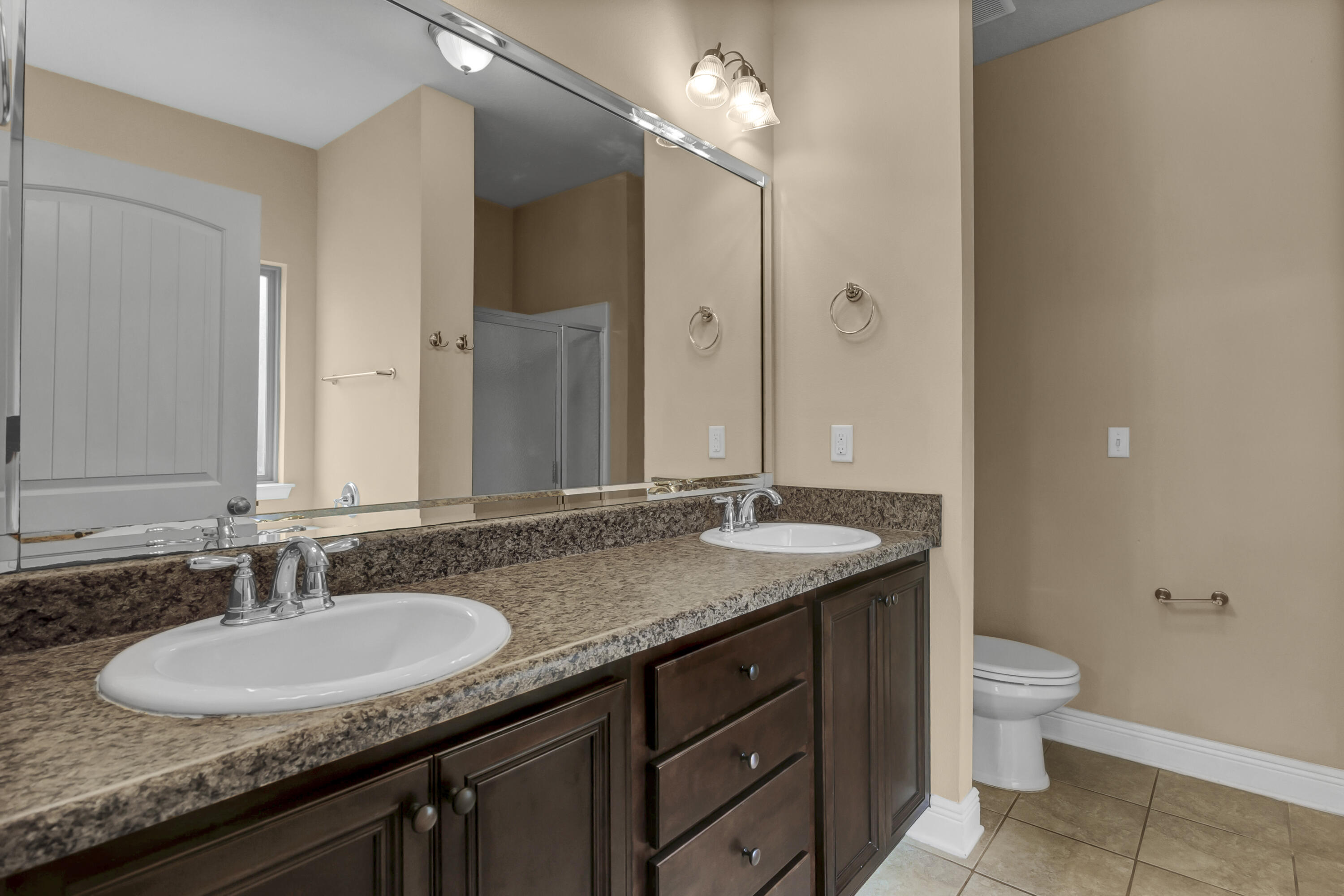 AUTUMN WOODS - Residential