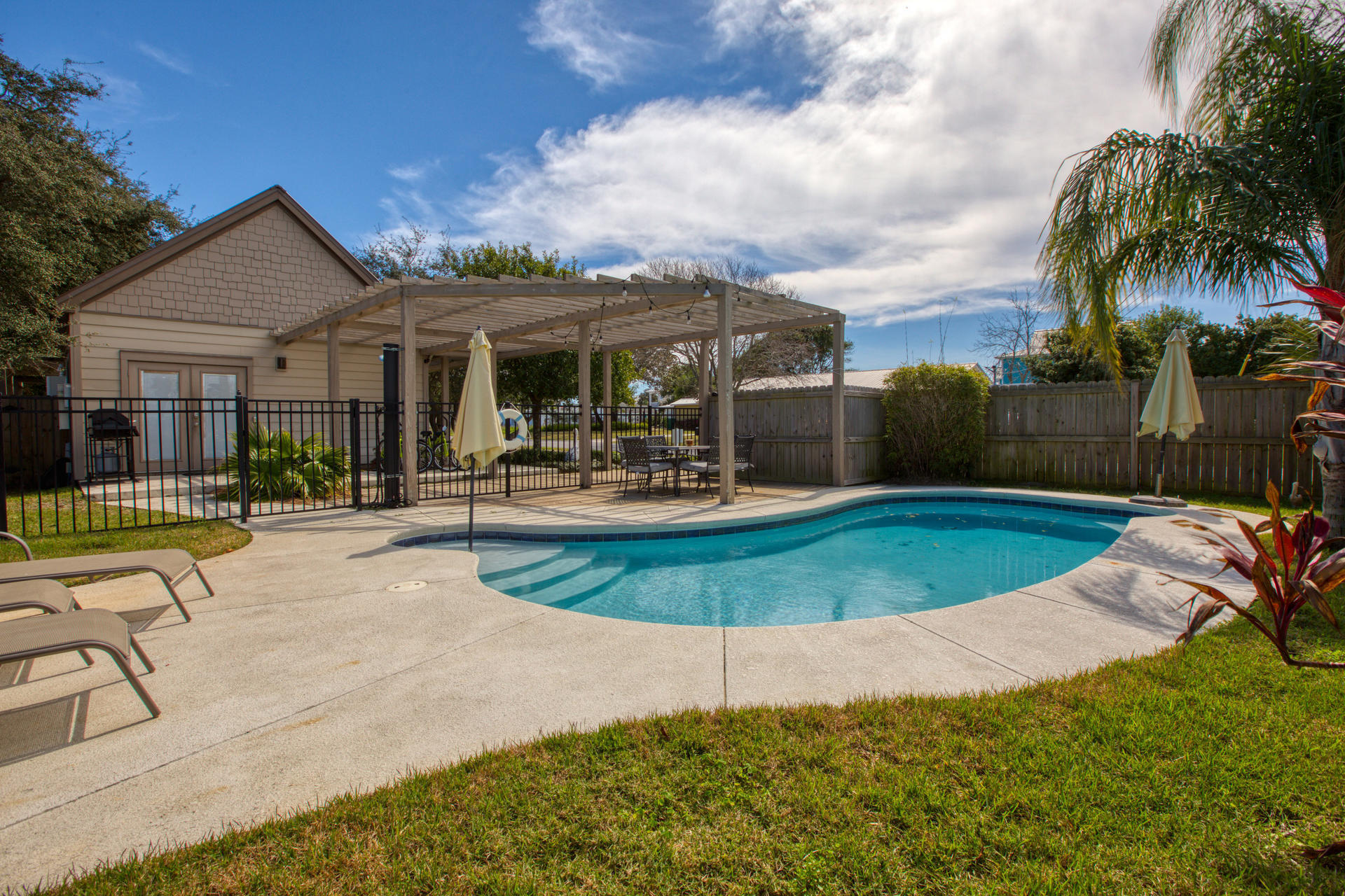 CRYSTAL BEACH - Residential