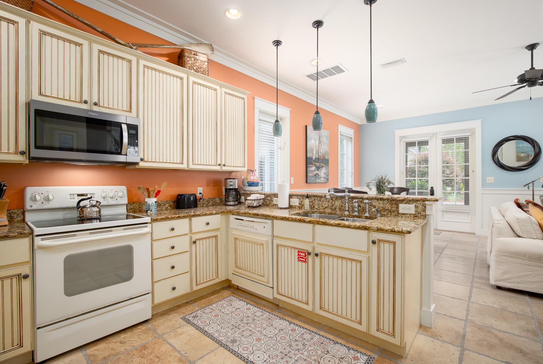 BUNGALOS AT SANDESTIN - Residential