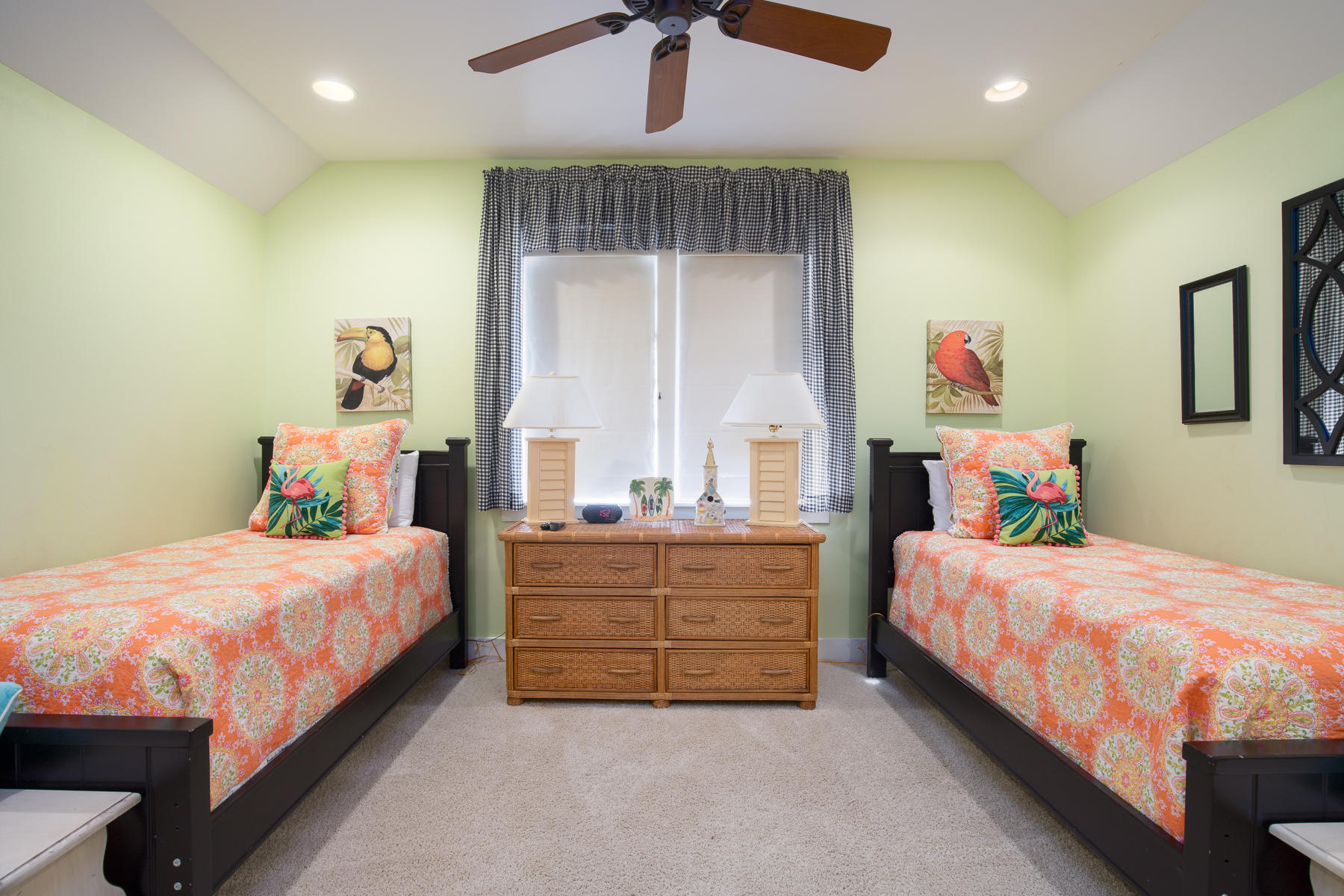 BUNGALOS AT SANDESTIN - Residential