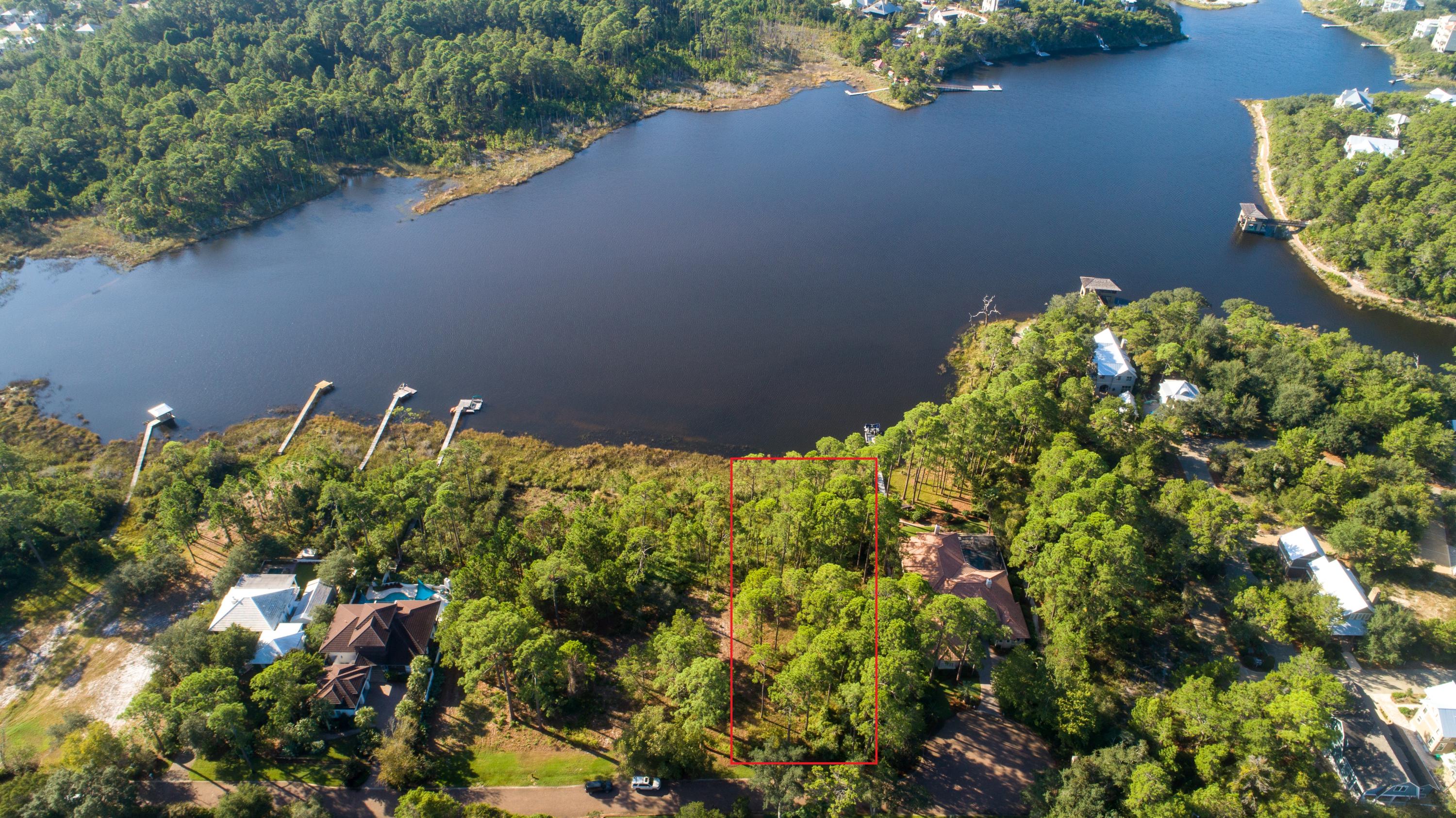 CRESCENT CAYE - Land