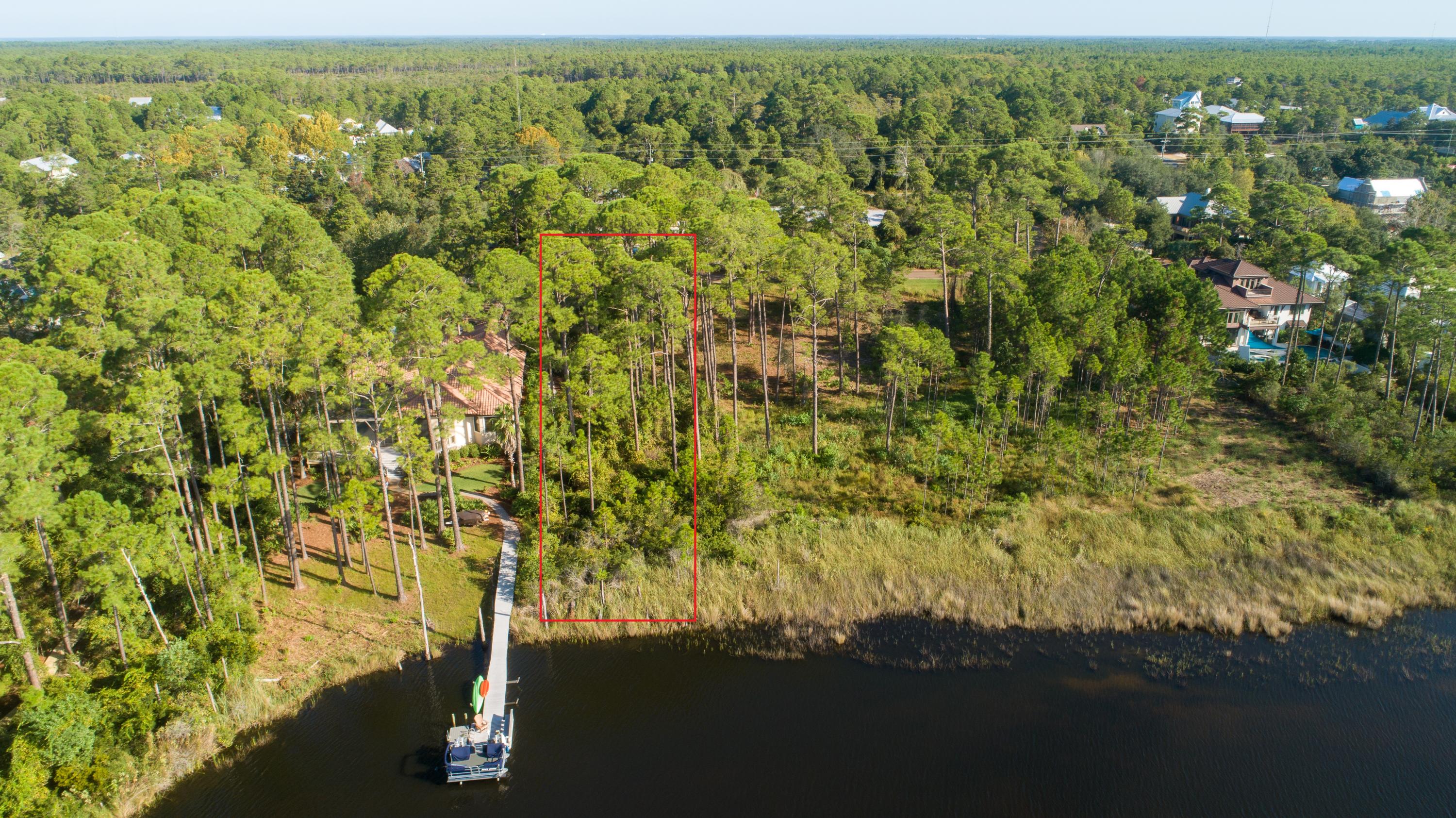 CRESCENT CAYE - Land