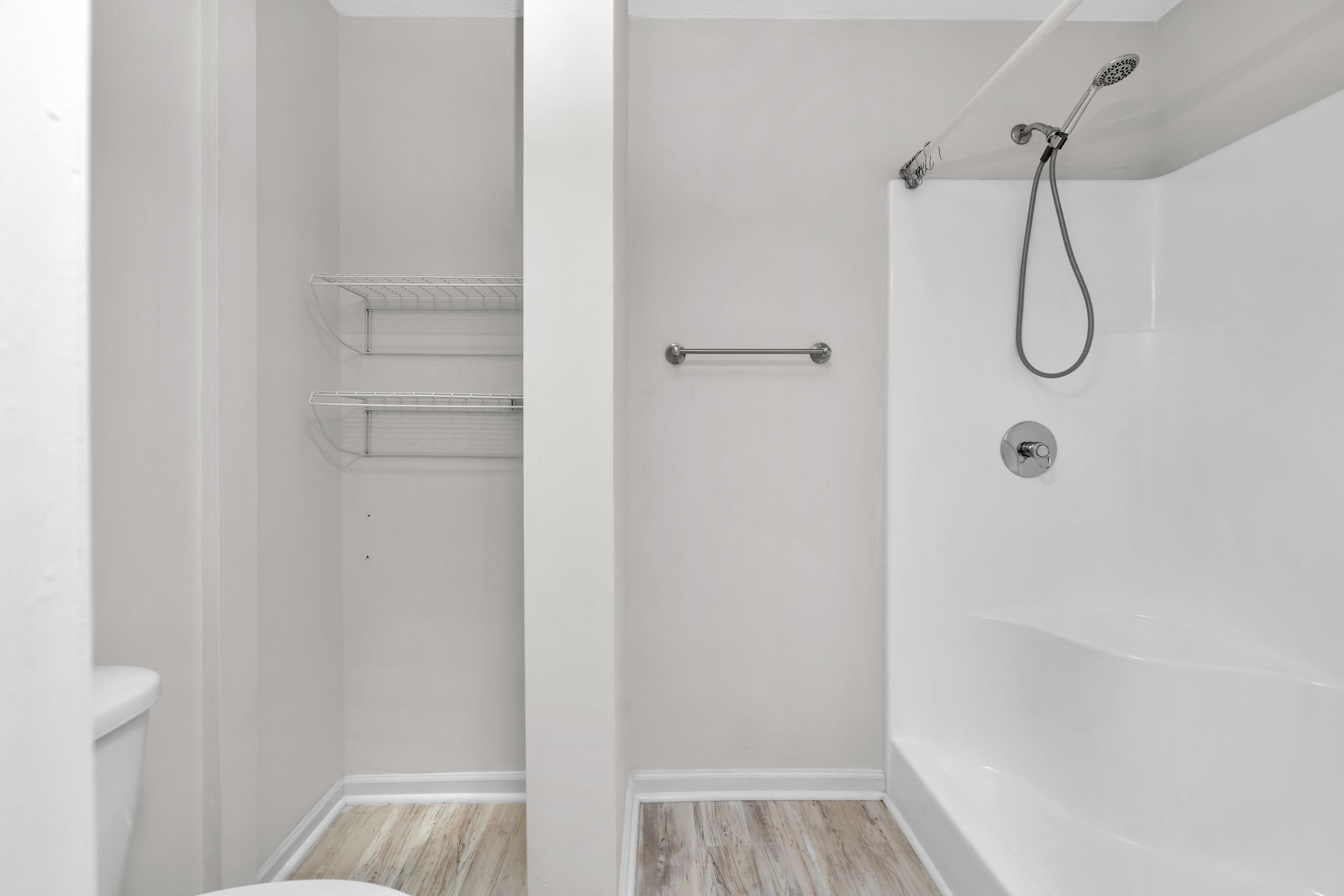 HOLLYROD PARK - Residential