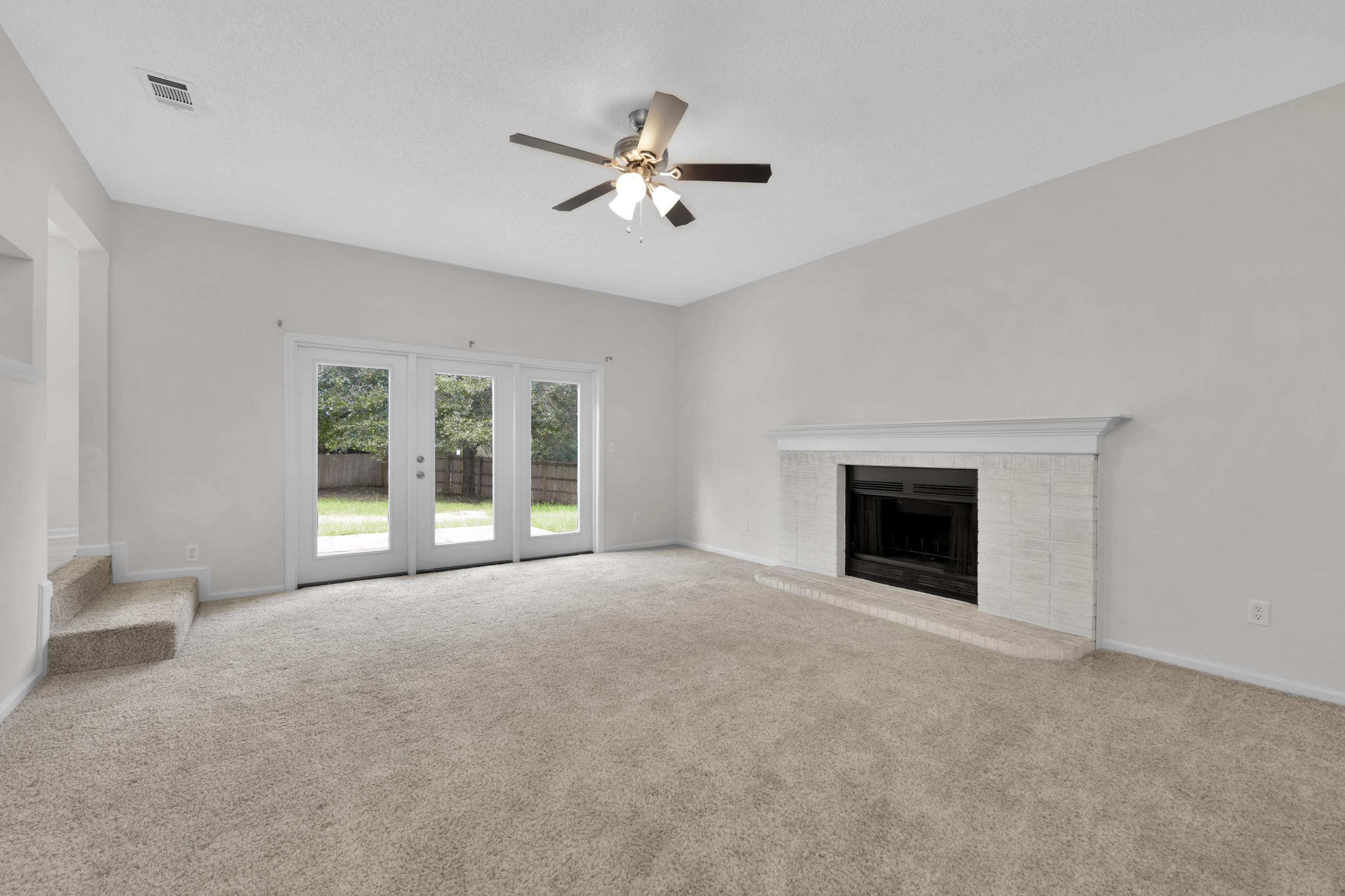 HOLLYROD PARK - Residential