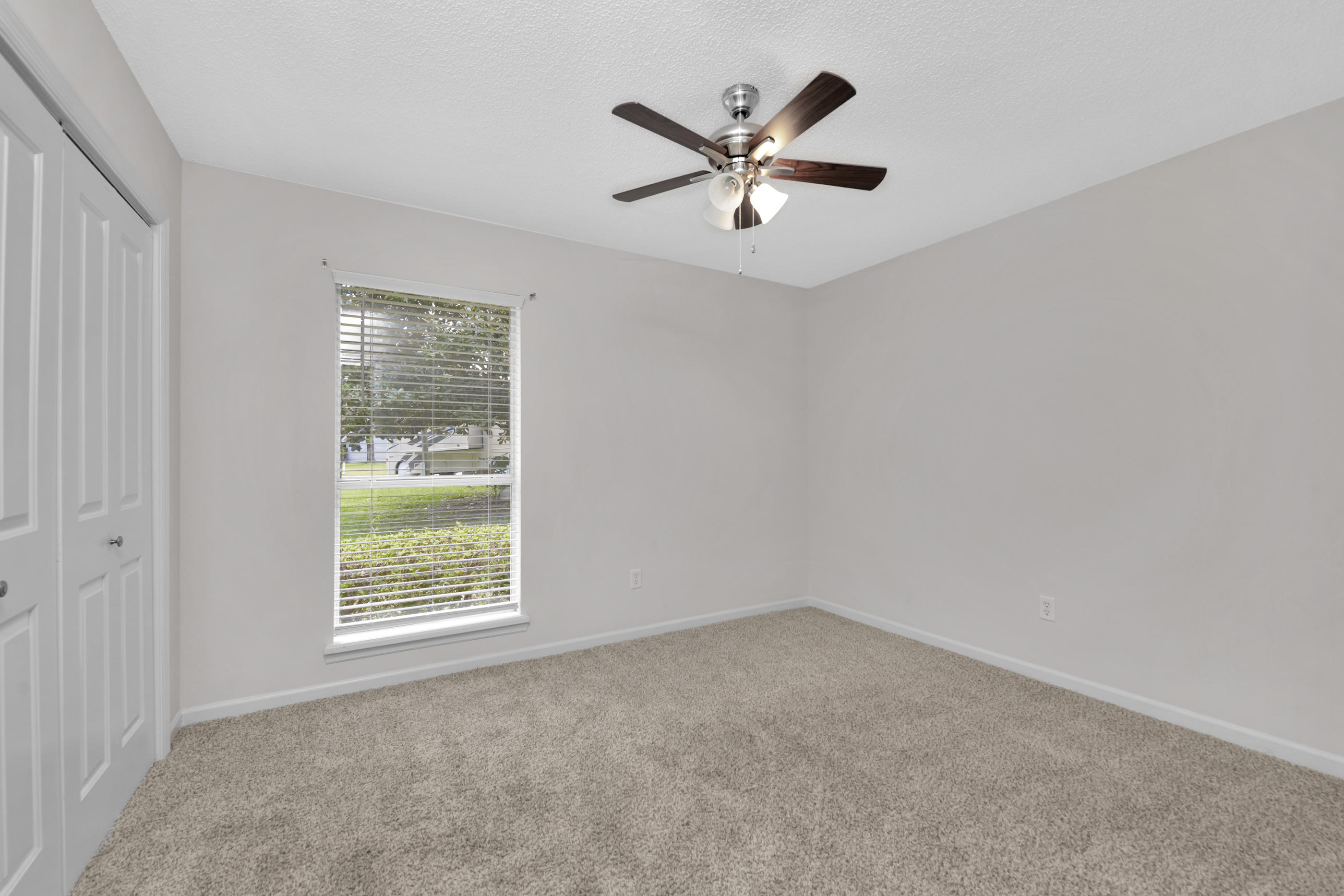 HOLLYROD PARK - Residential