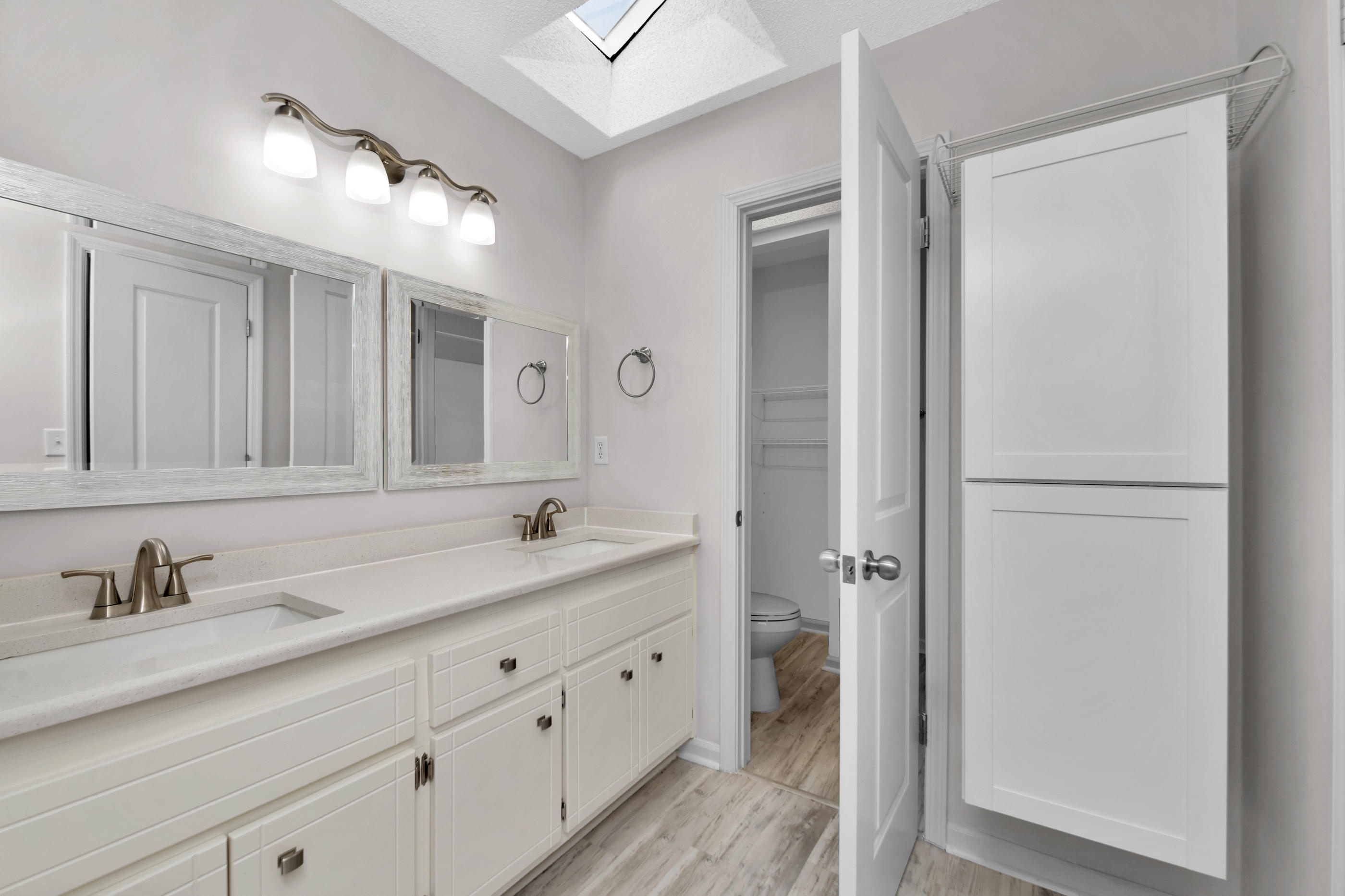 HOLLYROD PARK - Residential