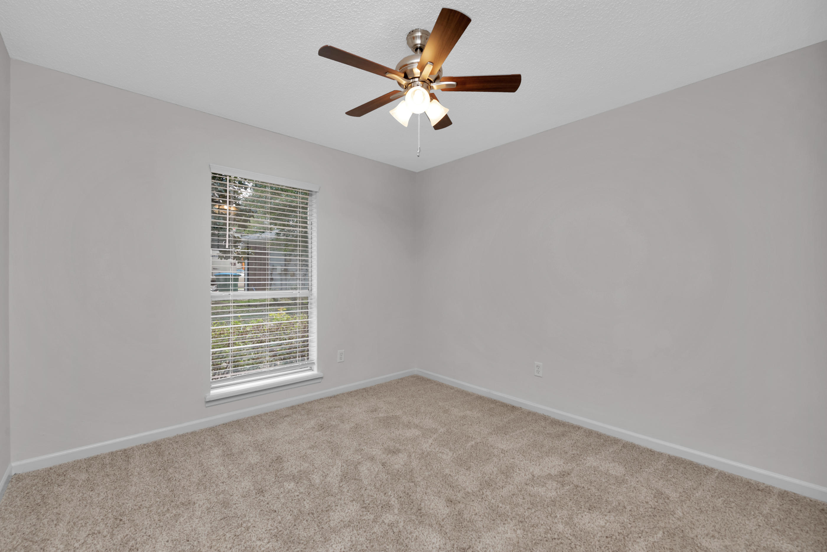 HOLLYROD PARK - Residential