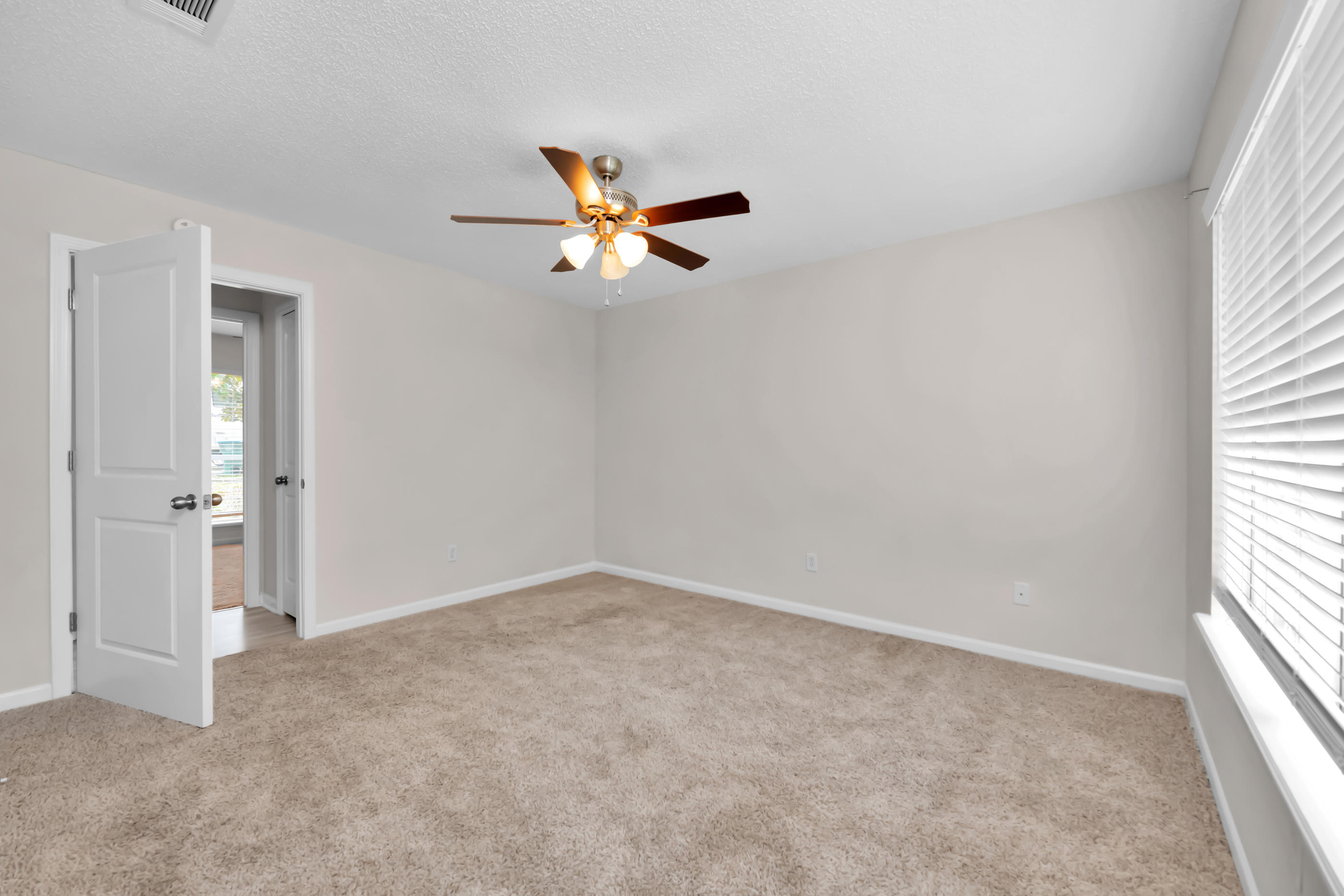 HOLLYROD PARK - Residential