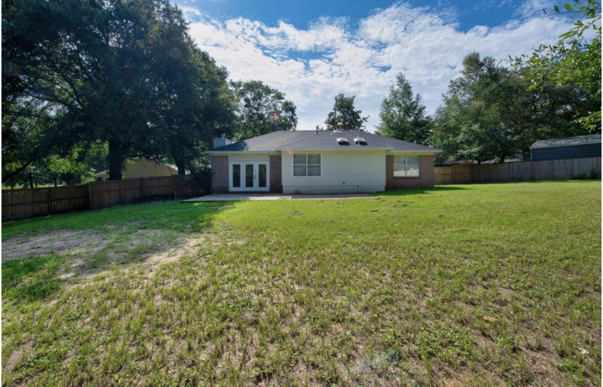 HOLLYROD PARK - Residential