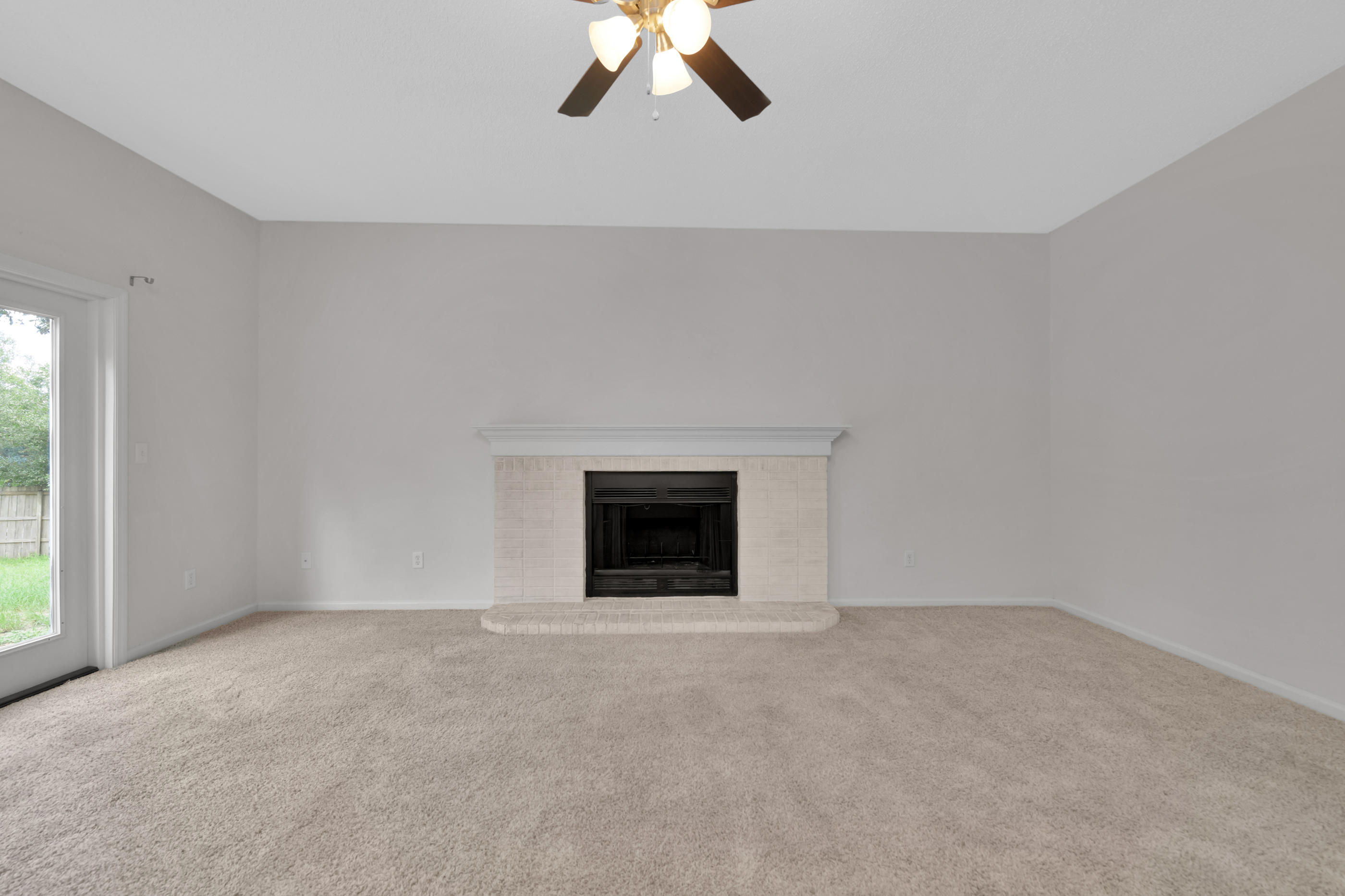 HOLLYROD PARK - Residential