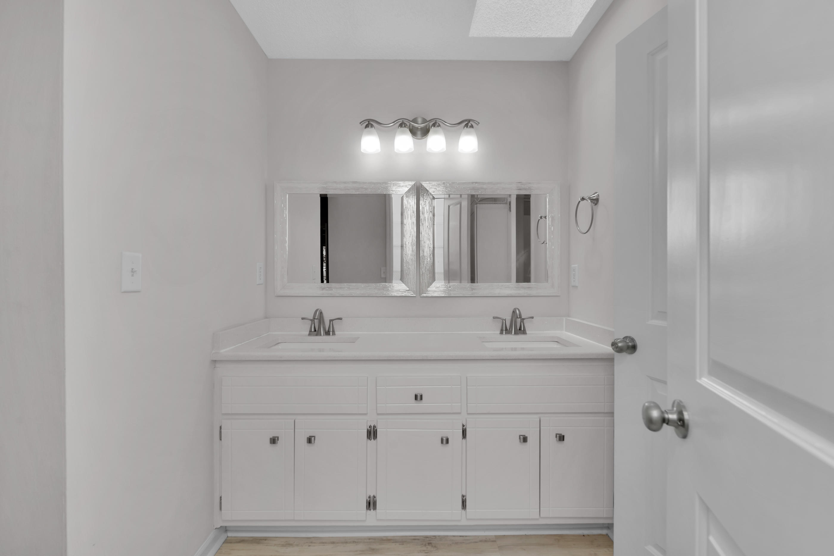 HOLLYROD PARK - Residential