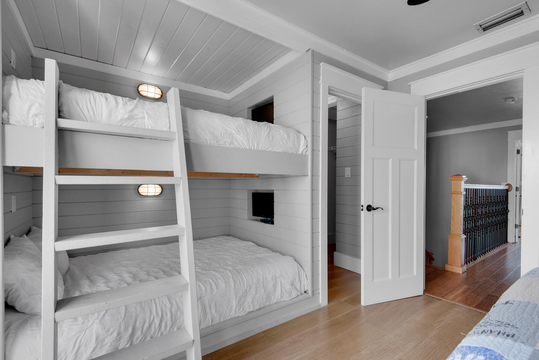 COSTA VISTA T/H - Residential