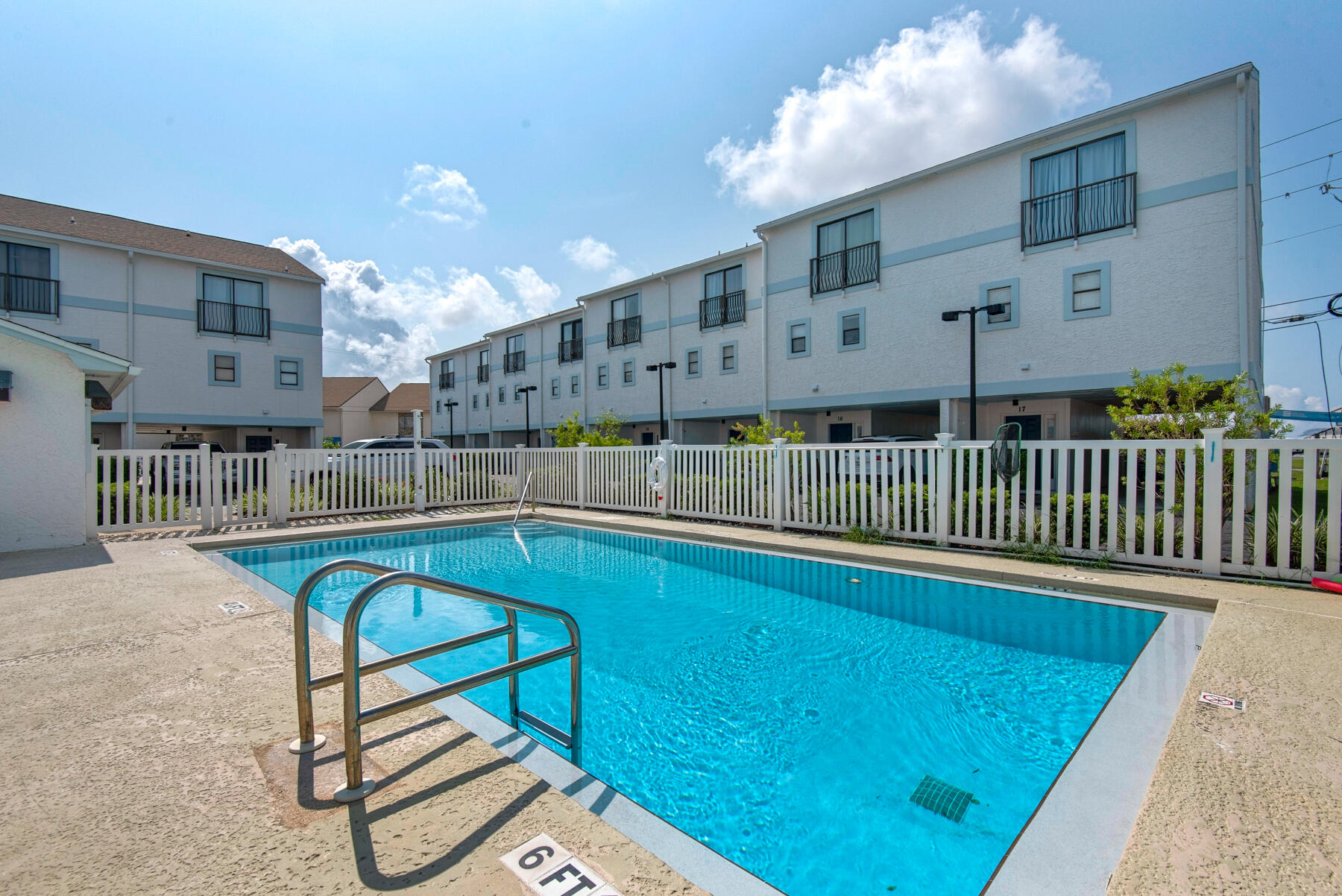 COSTA VISTA T/H - Residential