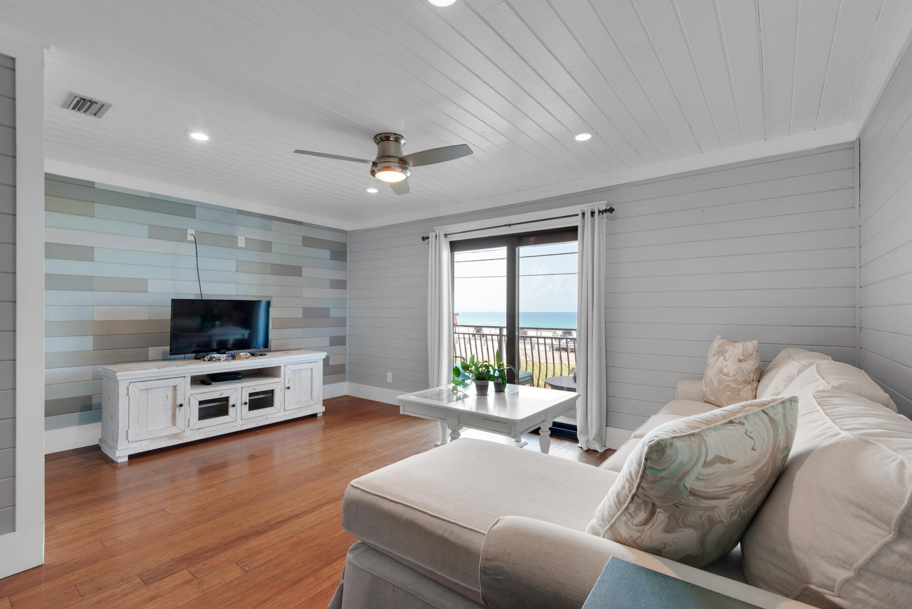 COSTA VISTA T/H - Residential