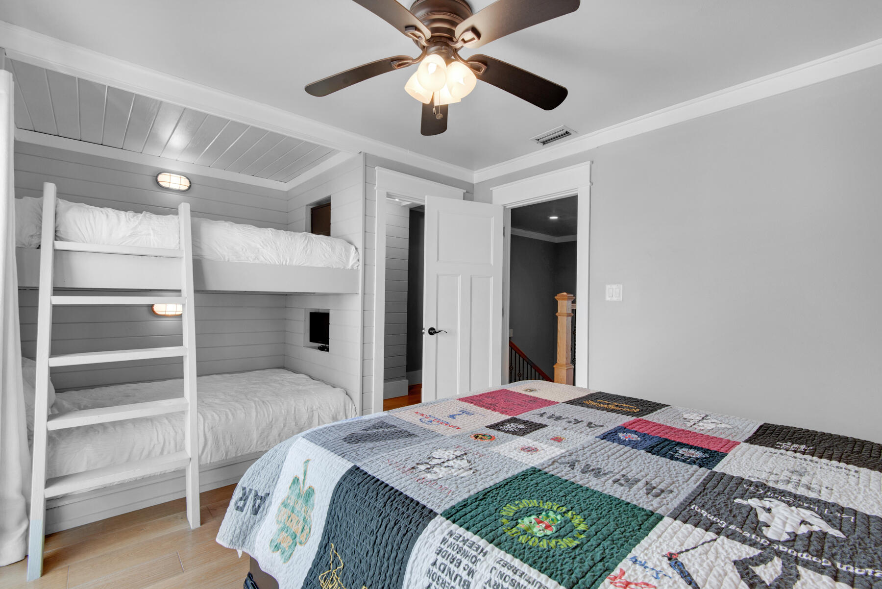 COSTA VISTA T/H - Residential