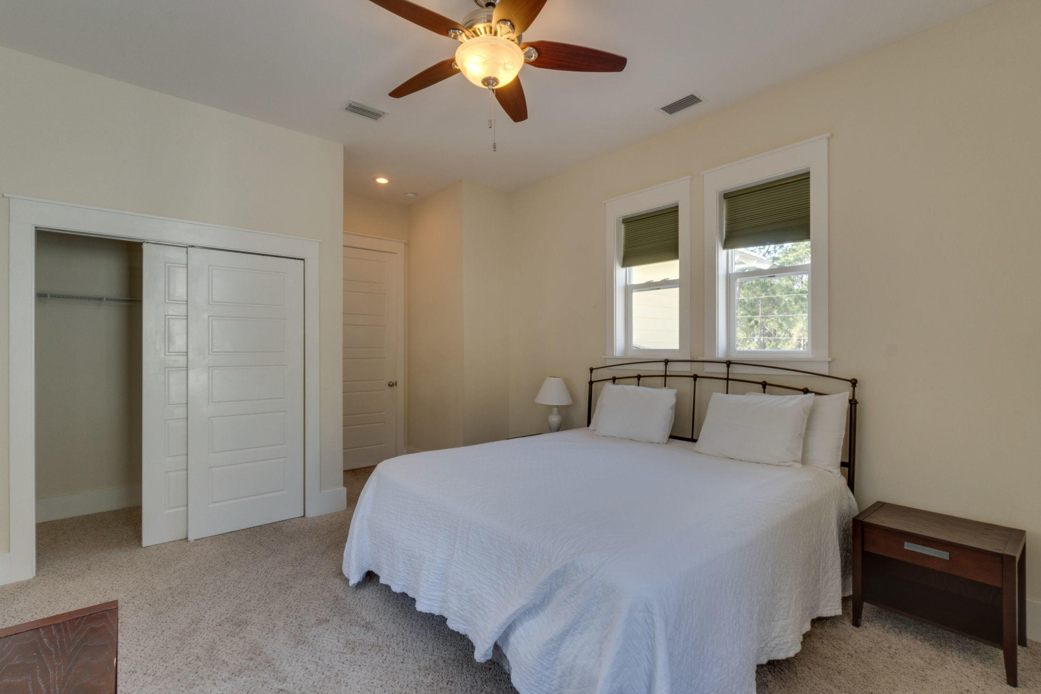 COTTAGES AT EASTERN LAKE - Residential