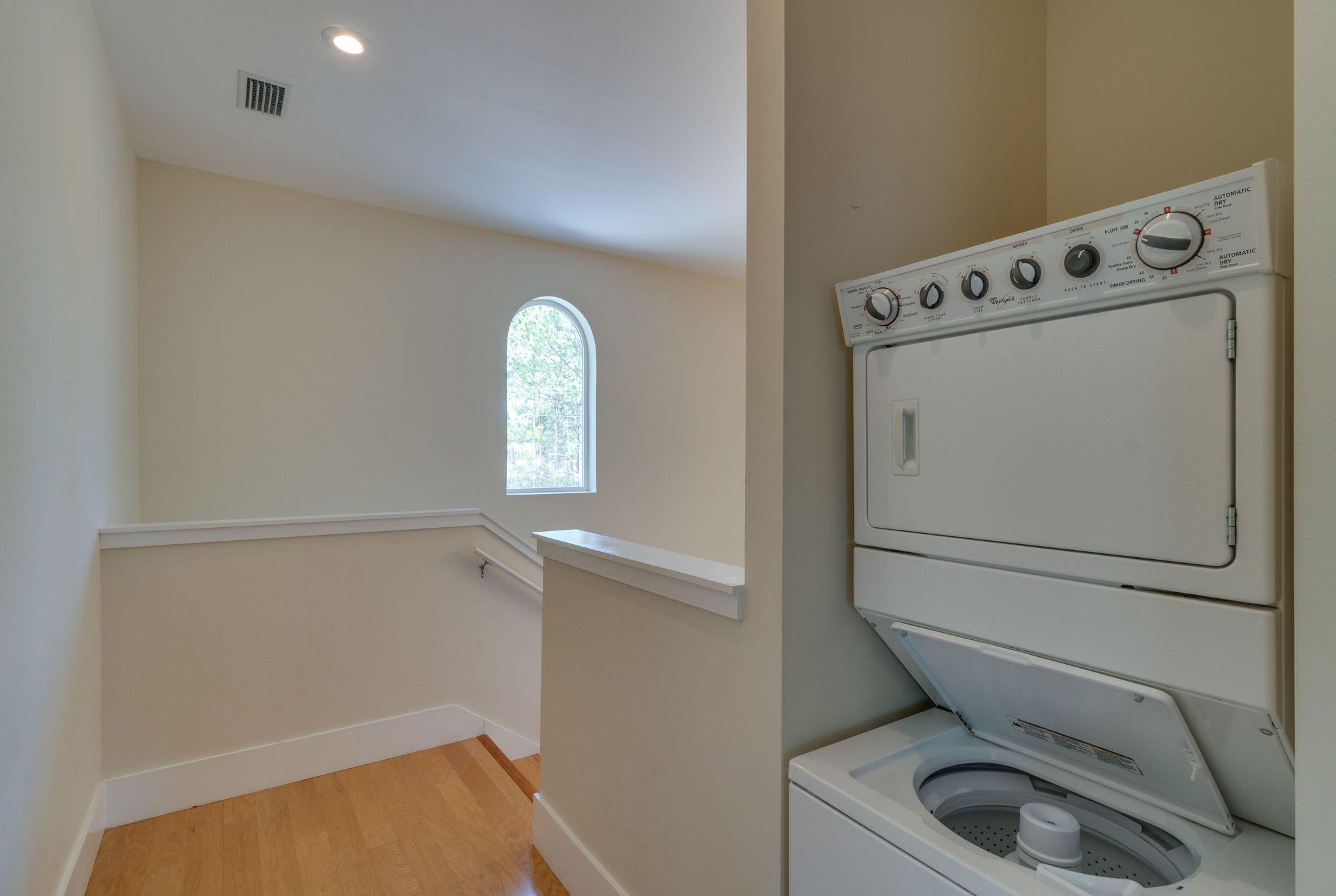 COTTAGES AT EASTERN LAKE - Residential