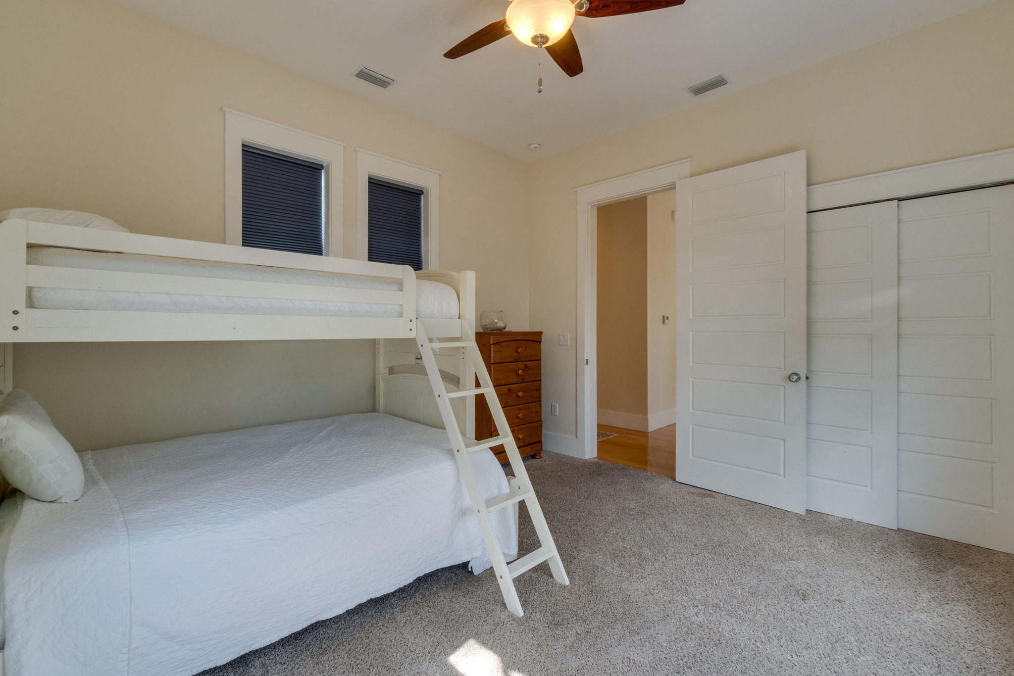 COTTAGES AT EASTERN LAKE - Residential