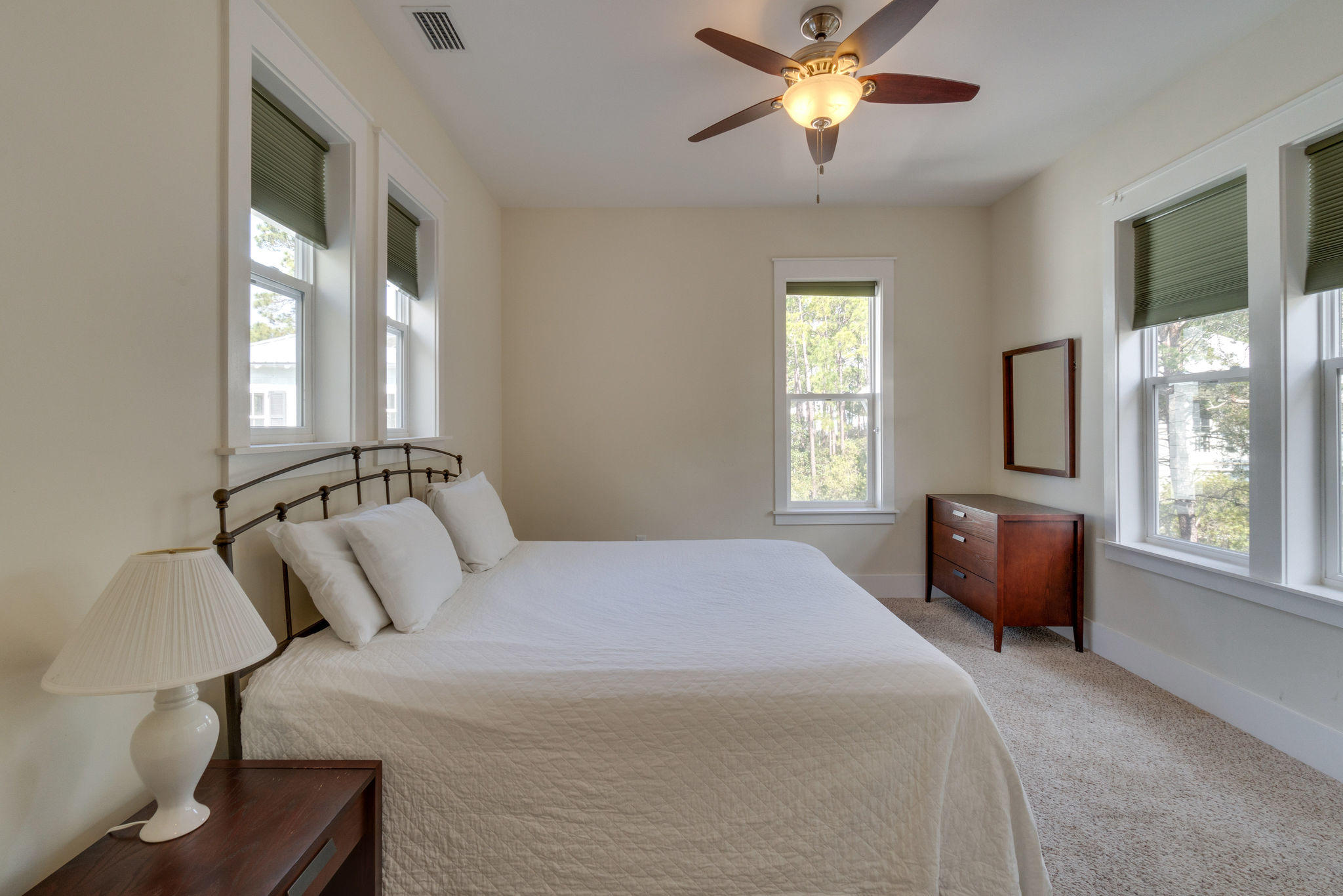 COTTAGES AT EASTERN LAKE - Residential