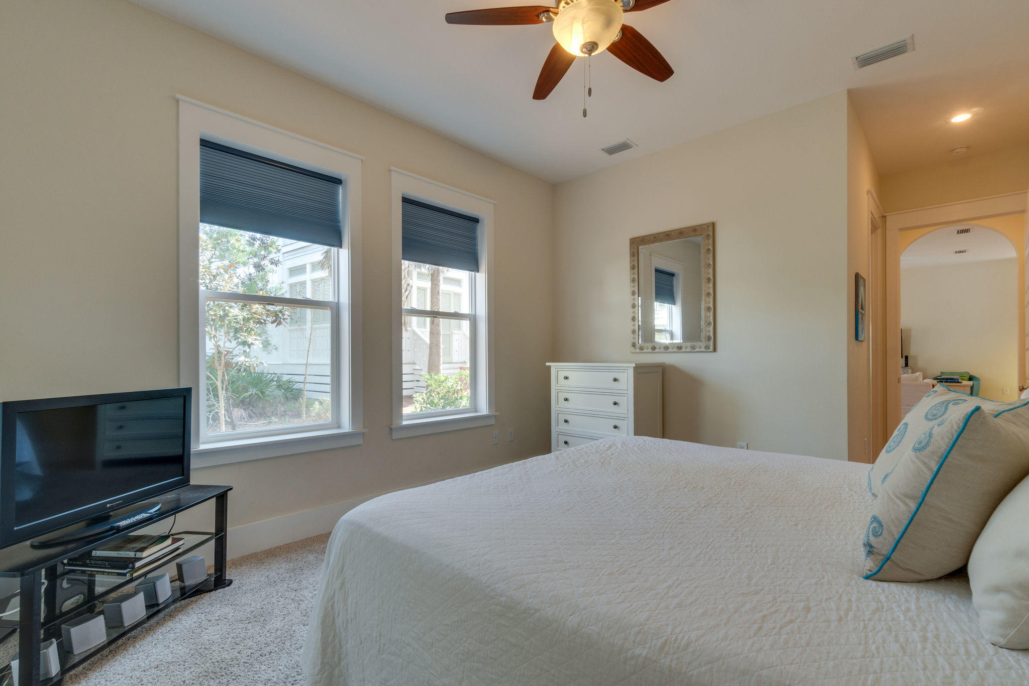 COTTAGES AT EASTERN LAKE - Residential