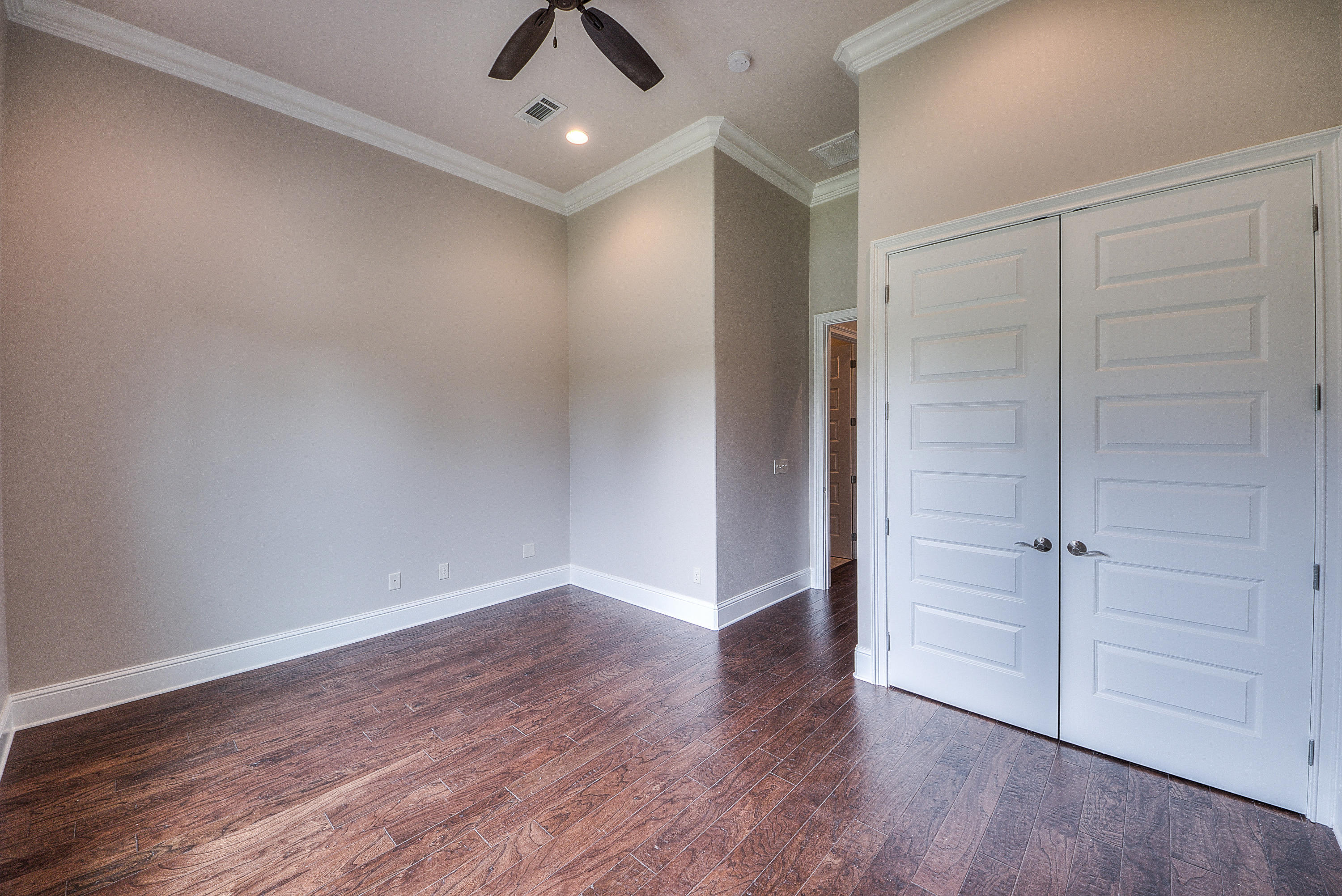 BAYTOWNE AVE EAST - Residential