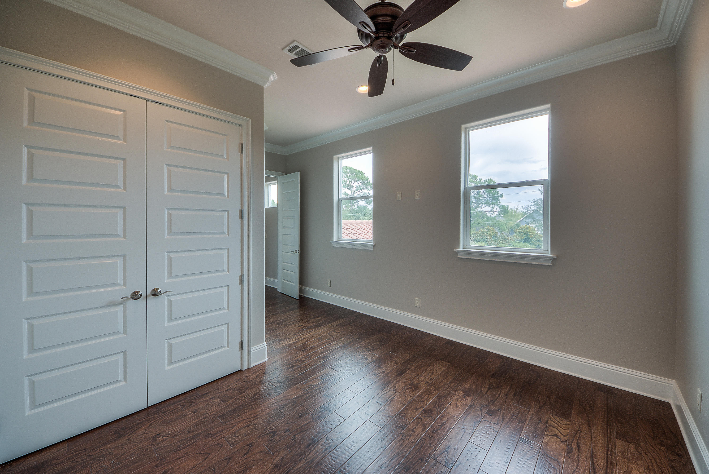 BAYTOWNE AVE EAST - Residential