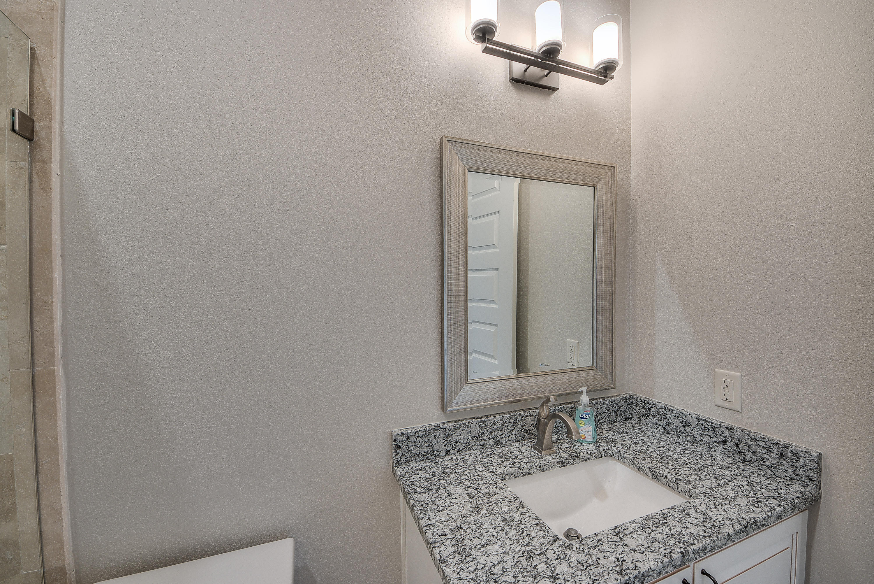 BAYTOWNE AVE EAST - Residential