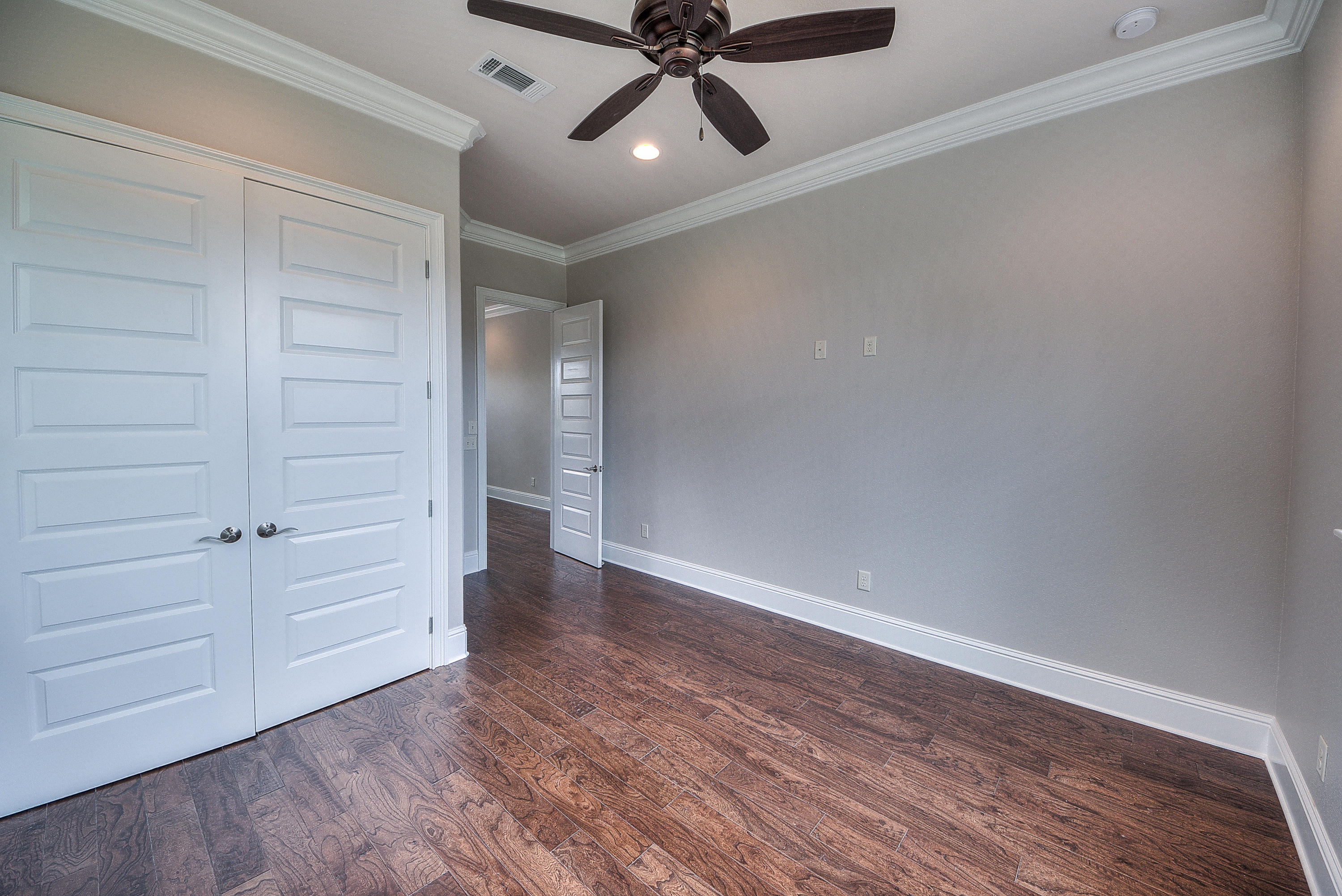 BAYTOWNE AVE EAST - Residential