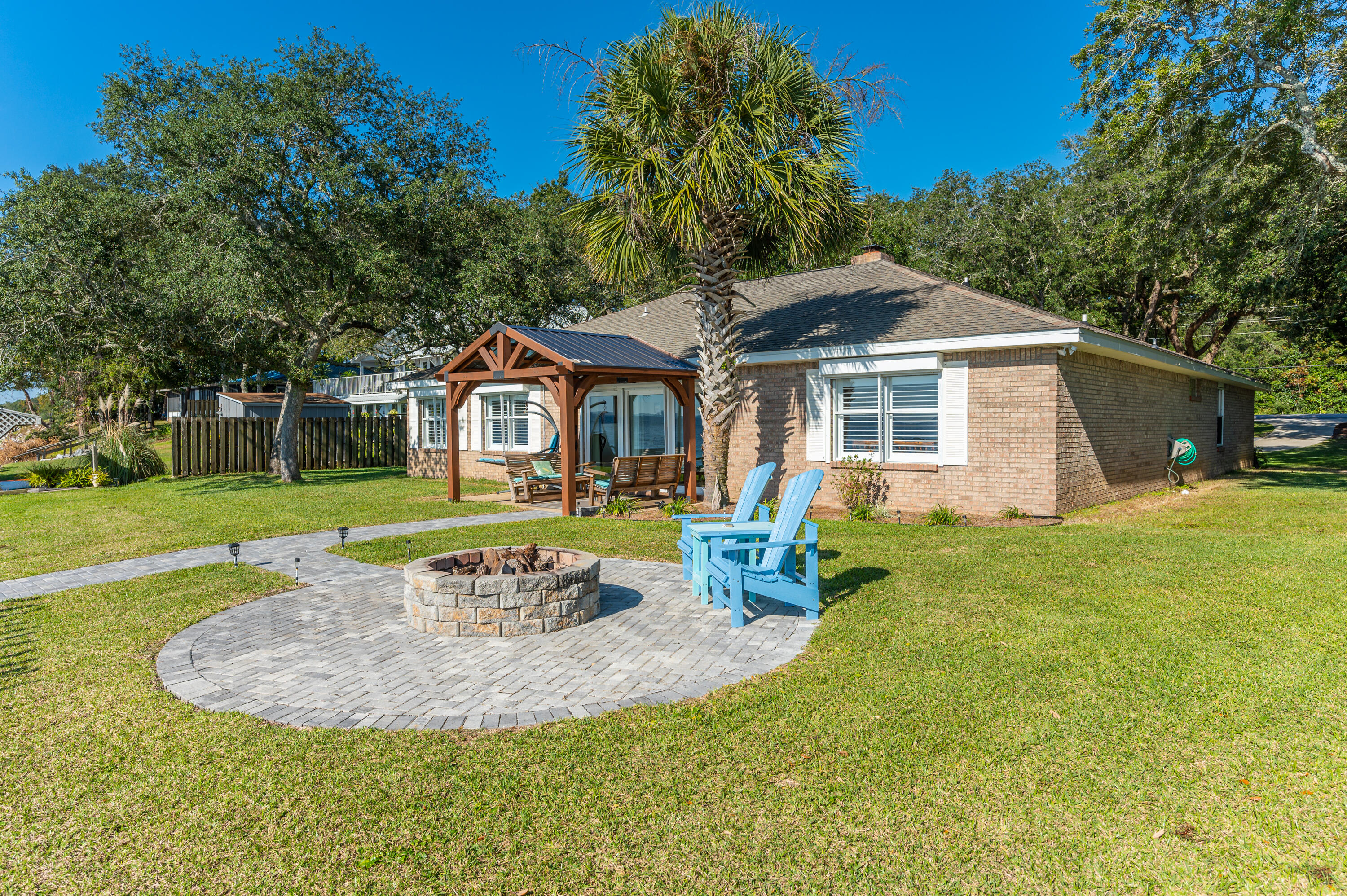 MULLET CREEK - Residential