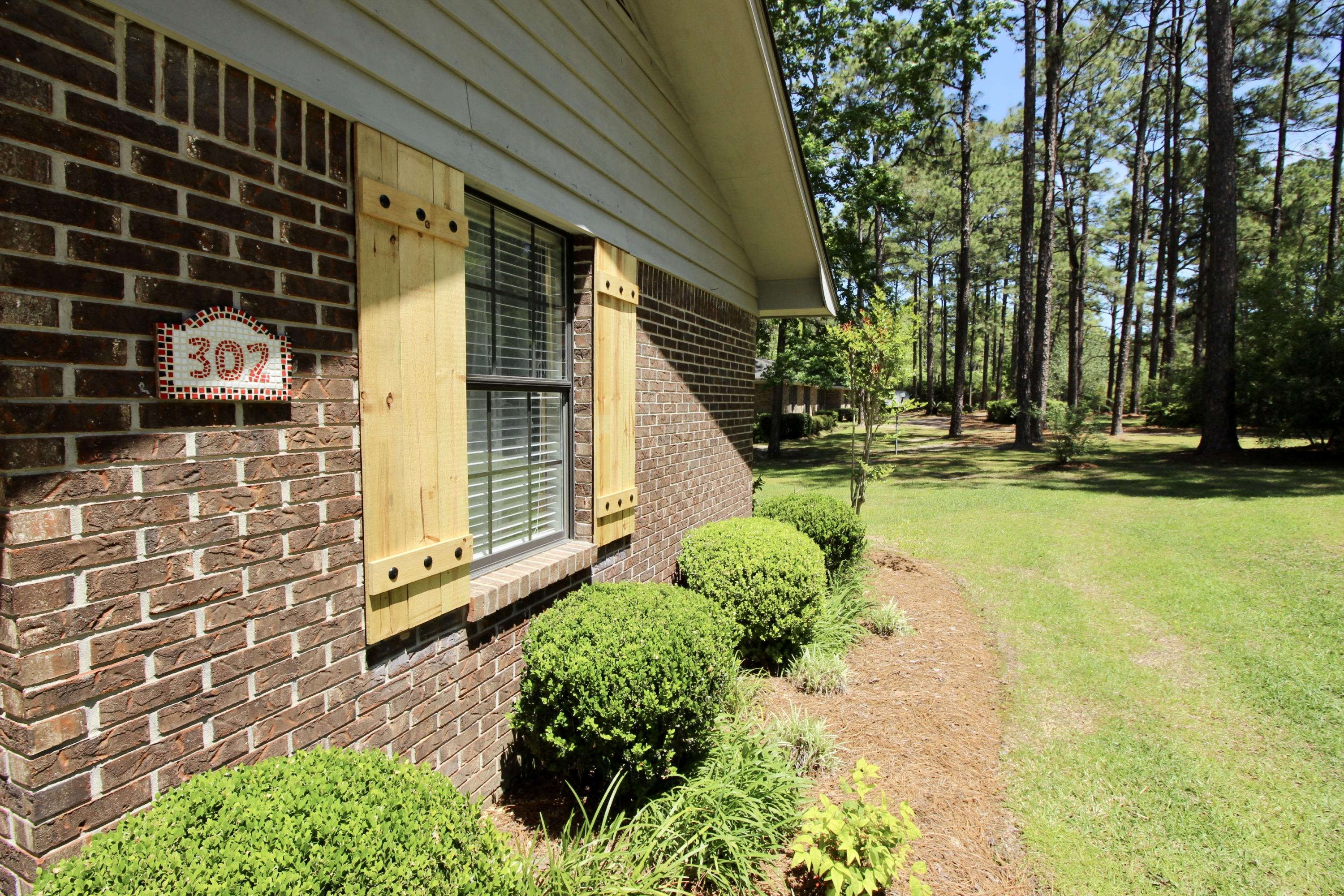 PINE SHORES - Residential