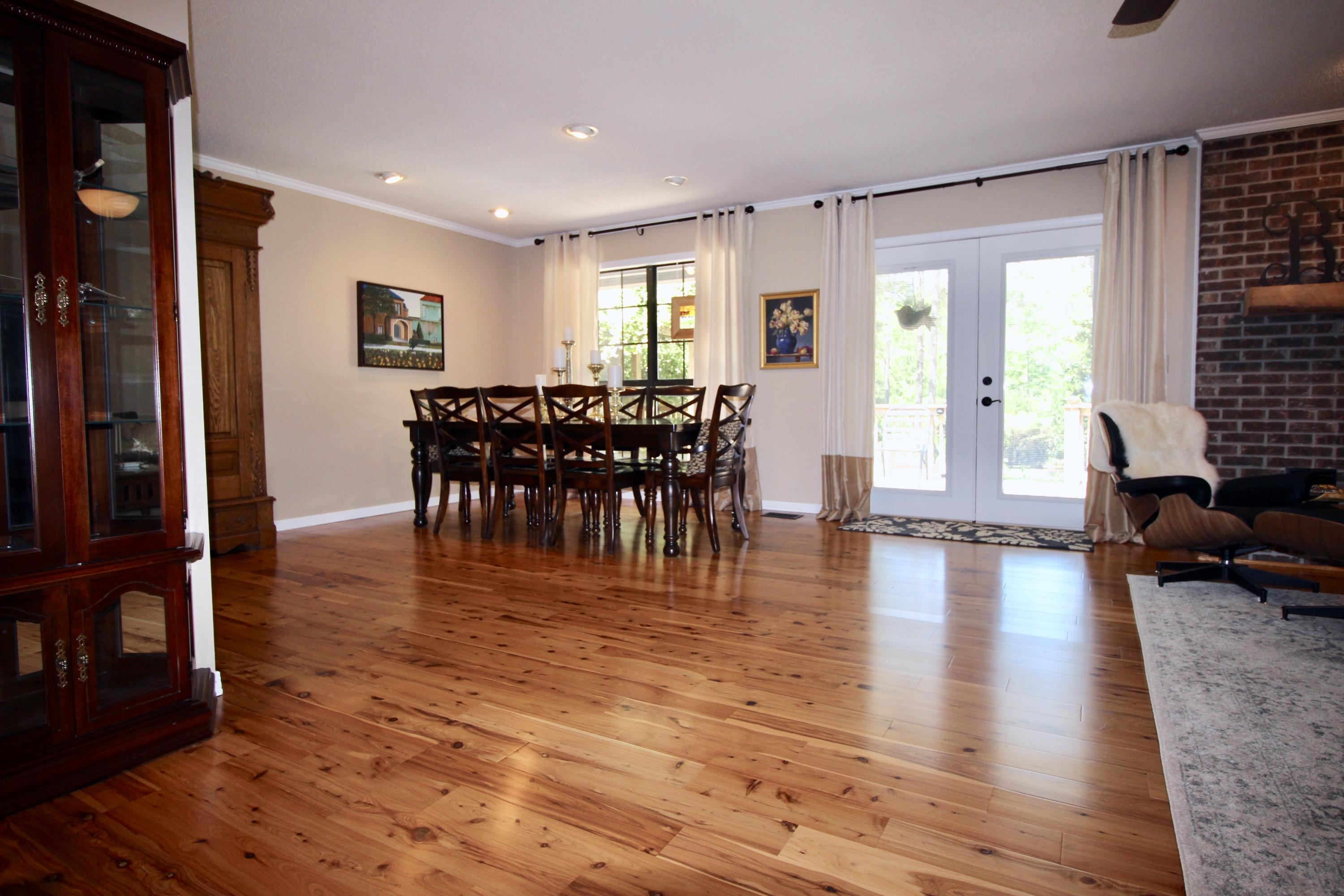 PINE SHORES - Residential