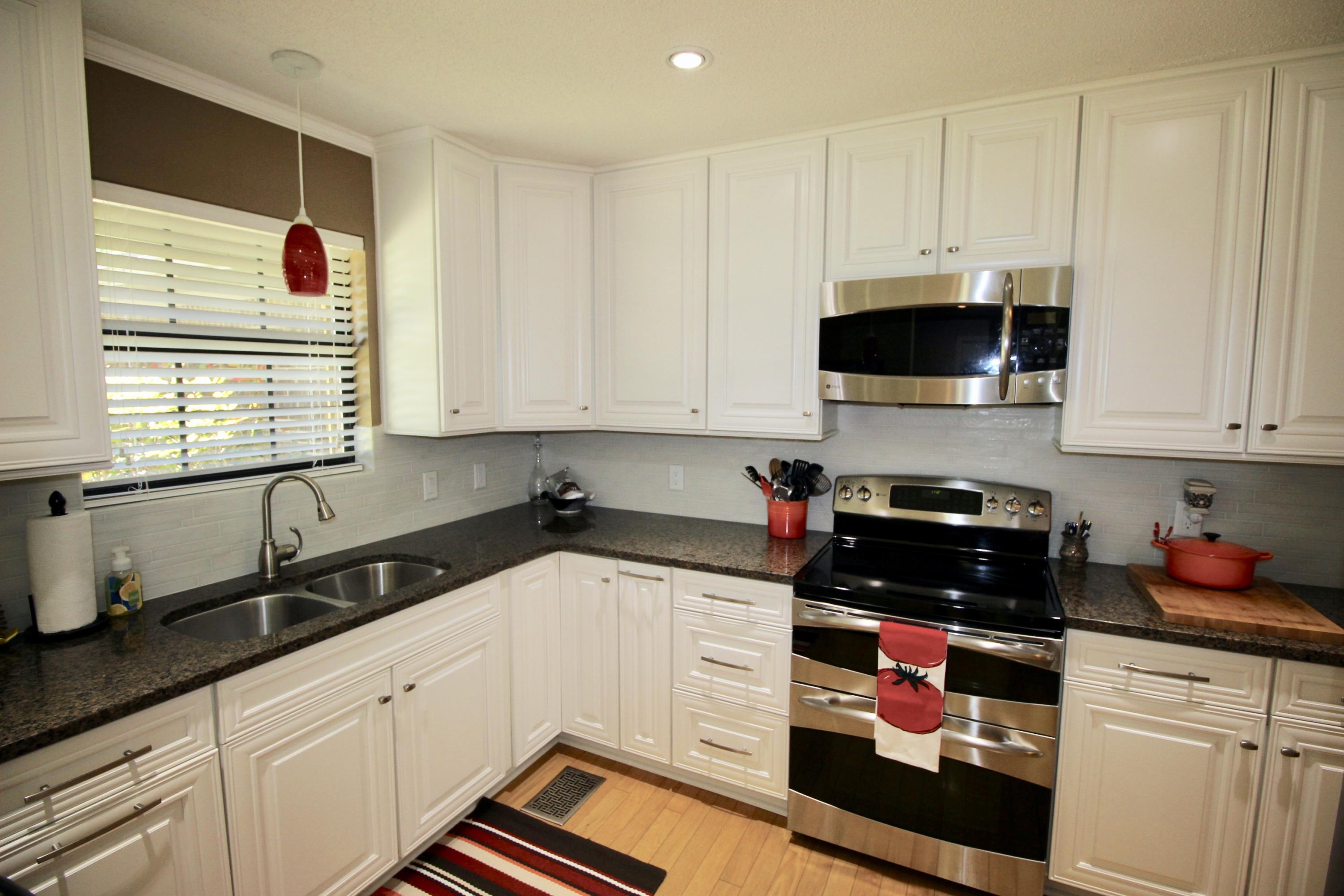 PINE SHORES - Residential