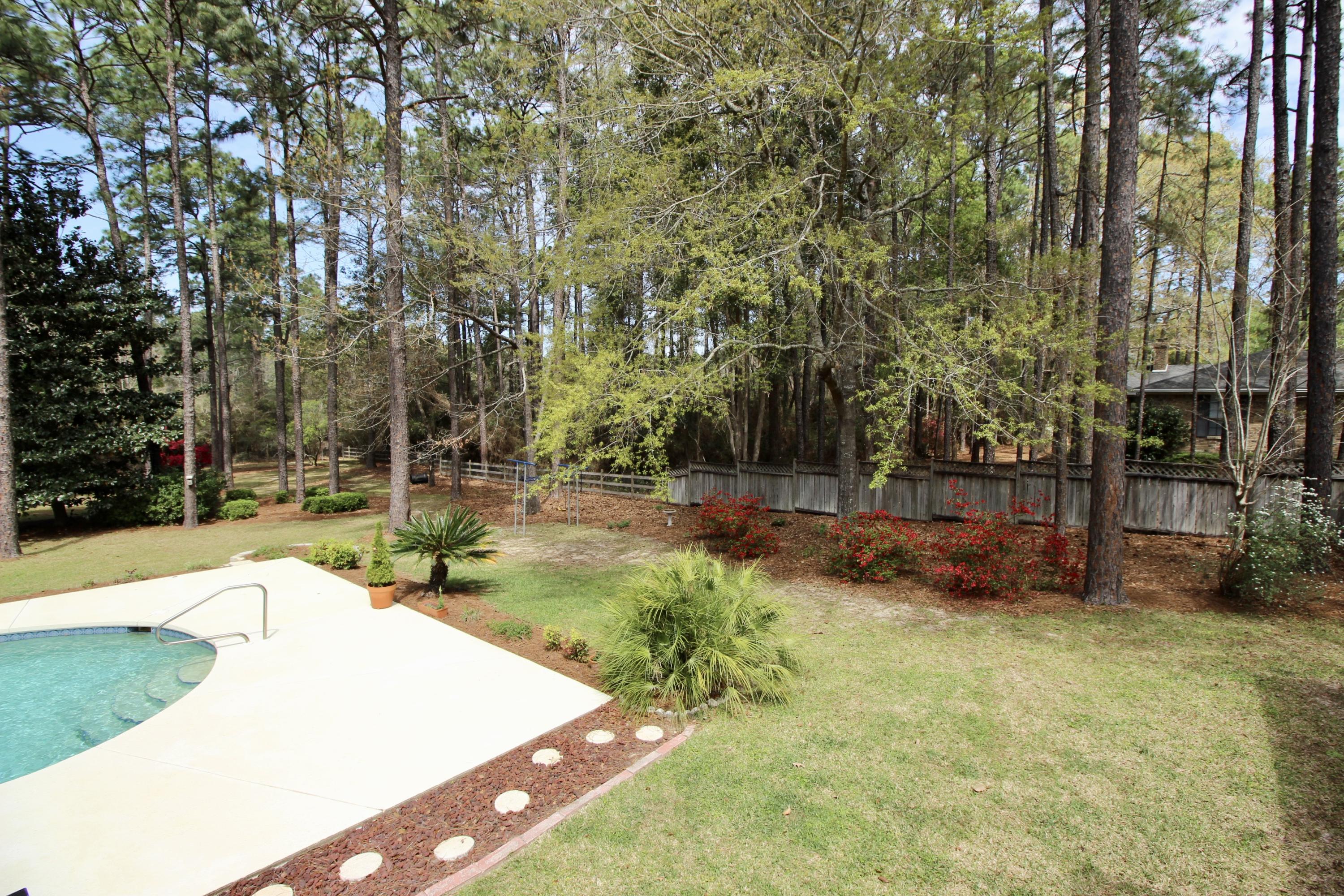 PINE SHORES - Residential