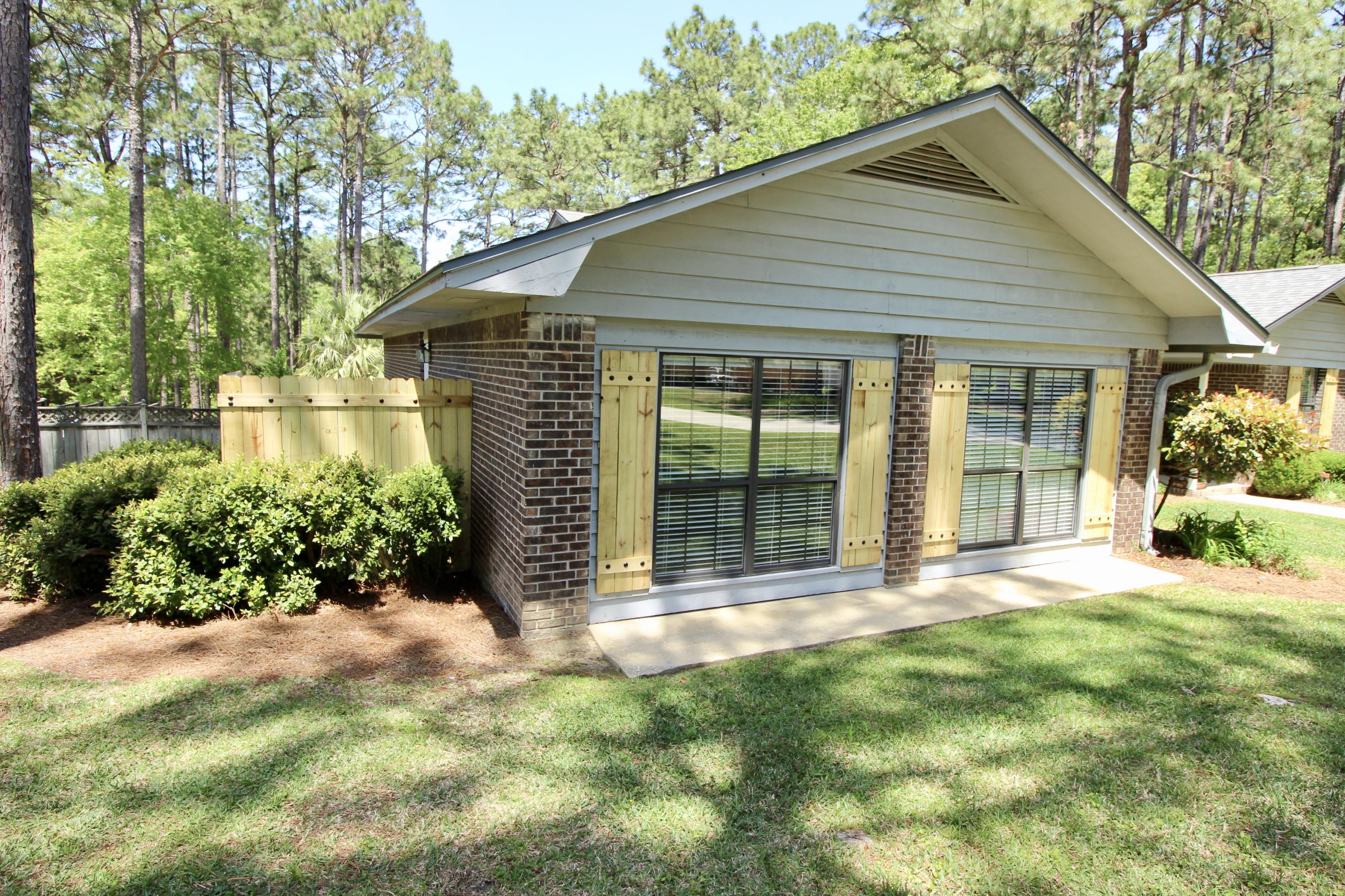 PINE SHORES - Residential